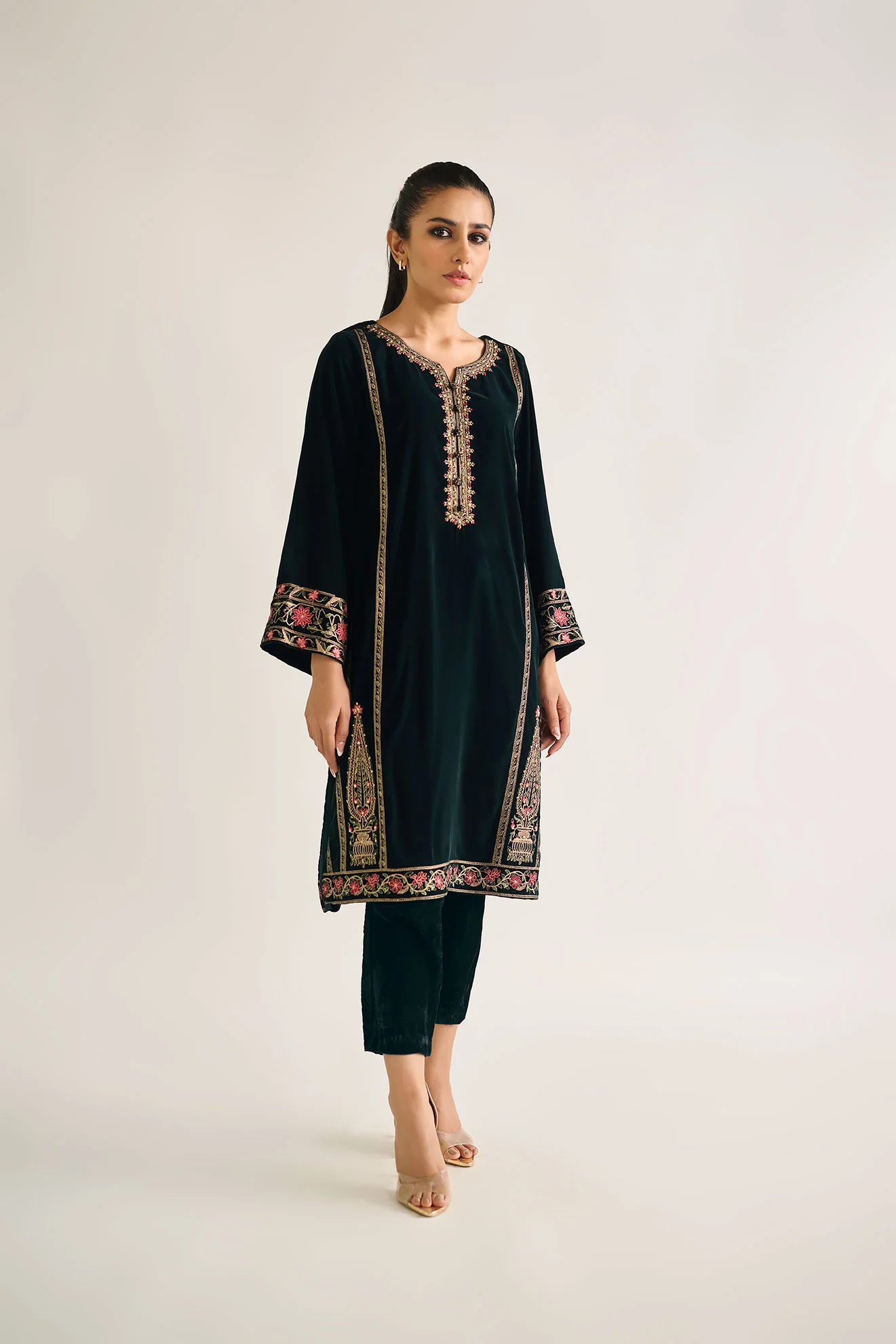 DA-1715 GREEN EMBROIDERED KURTA