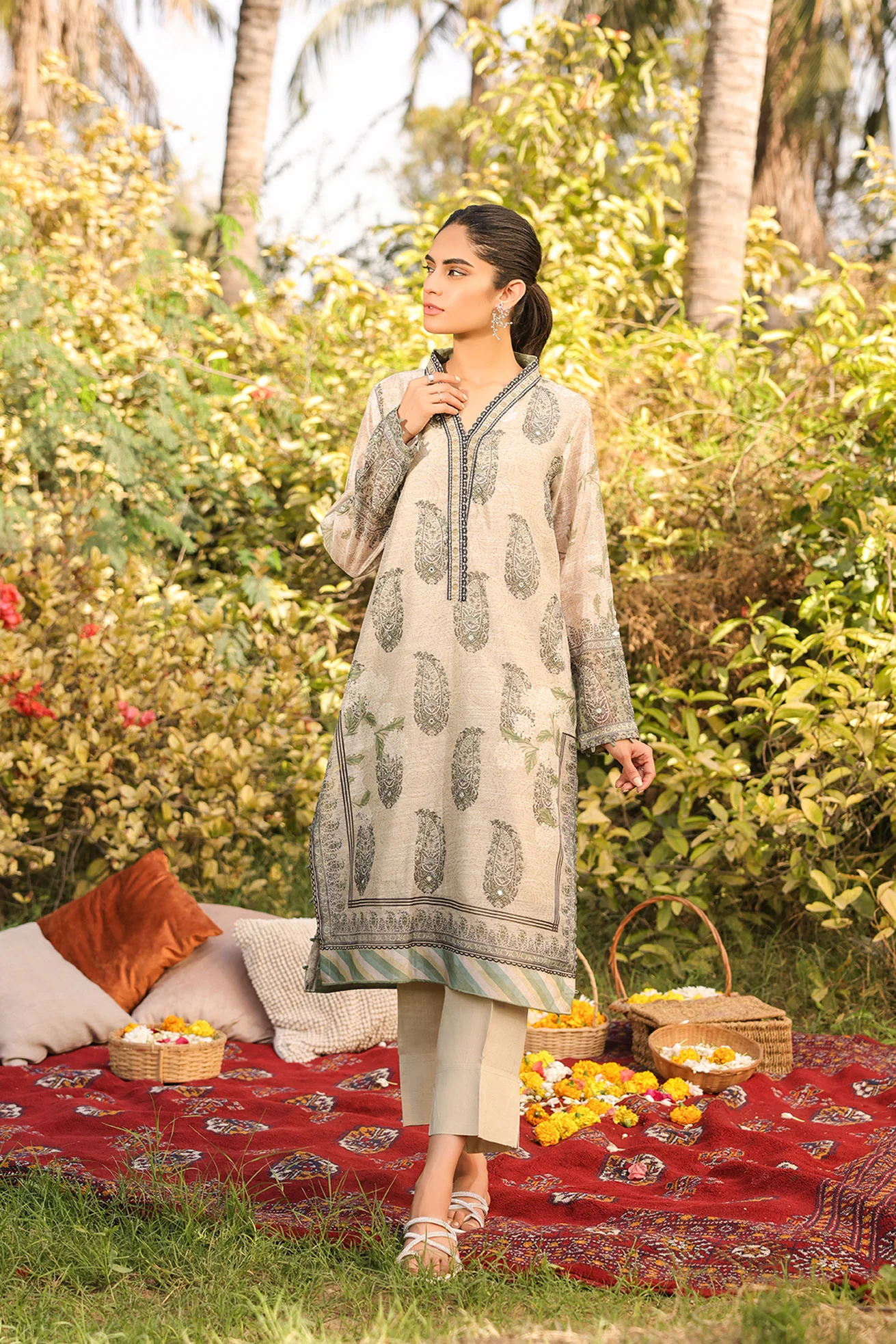 DA-2129 GREEN 2PCS  EMBROIDERED KURTA WITH TROUSER - Image 4