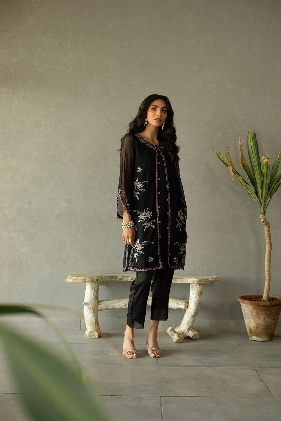 DA-2167 BLACK EMBROIDERED KURTA - Image 4