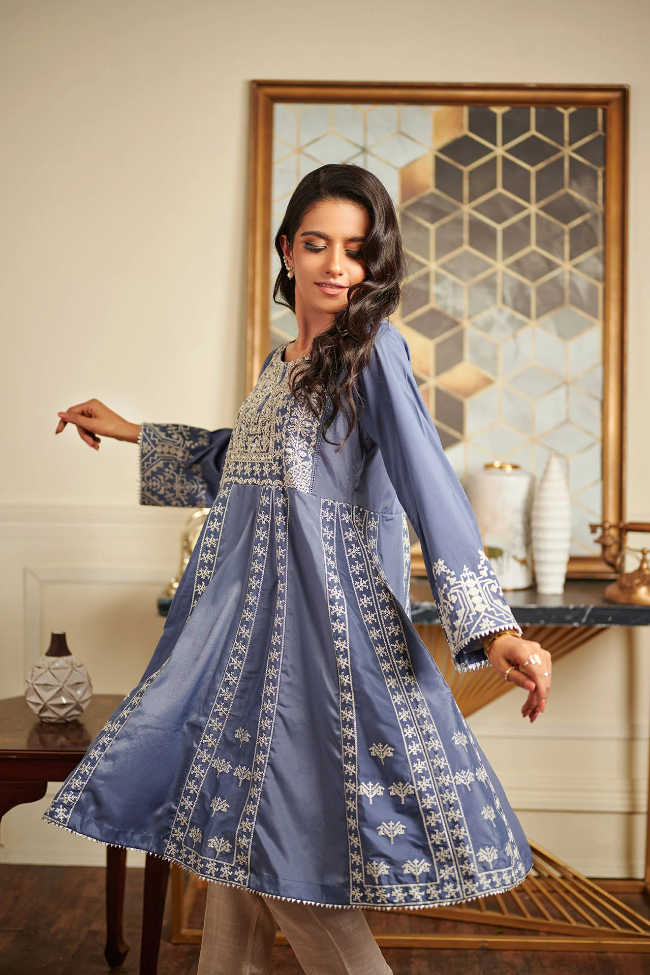 DA-1451 BLUE EMBROIDERED KURTA - Image 2