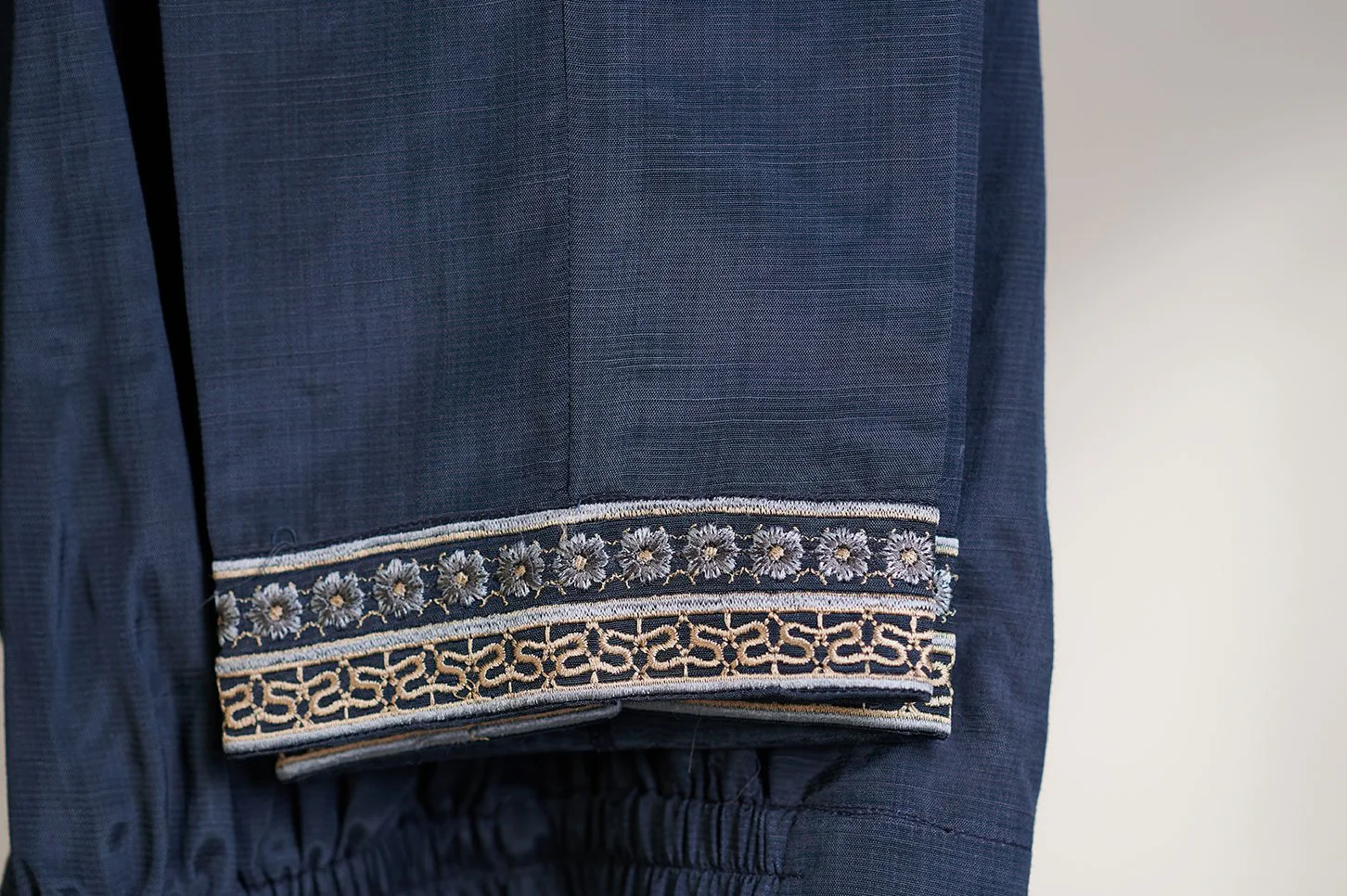 DA-1453 Blue Embrodiery Coat with Inner & Trouser - Image 4