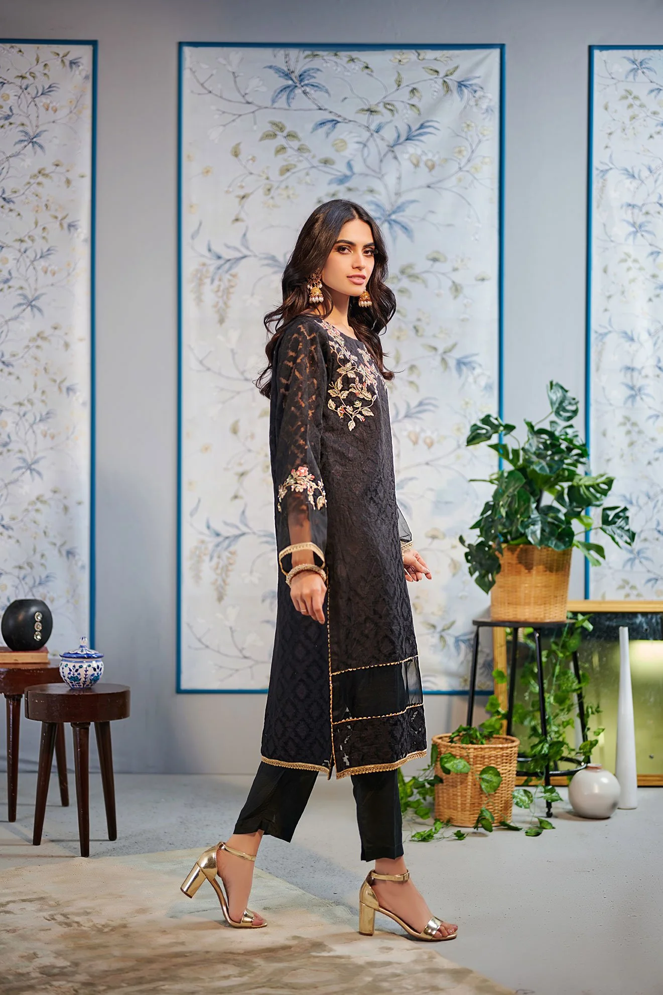 DA-1525 BLACK EMBROIDERED KURTA - Image 2