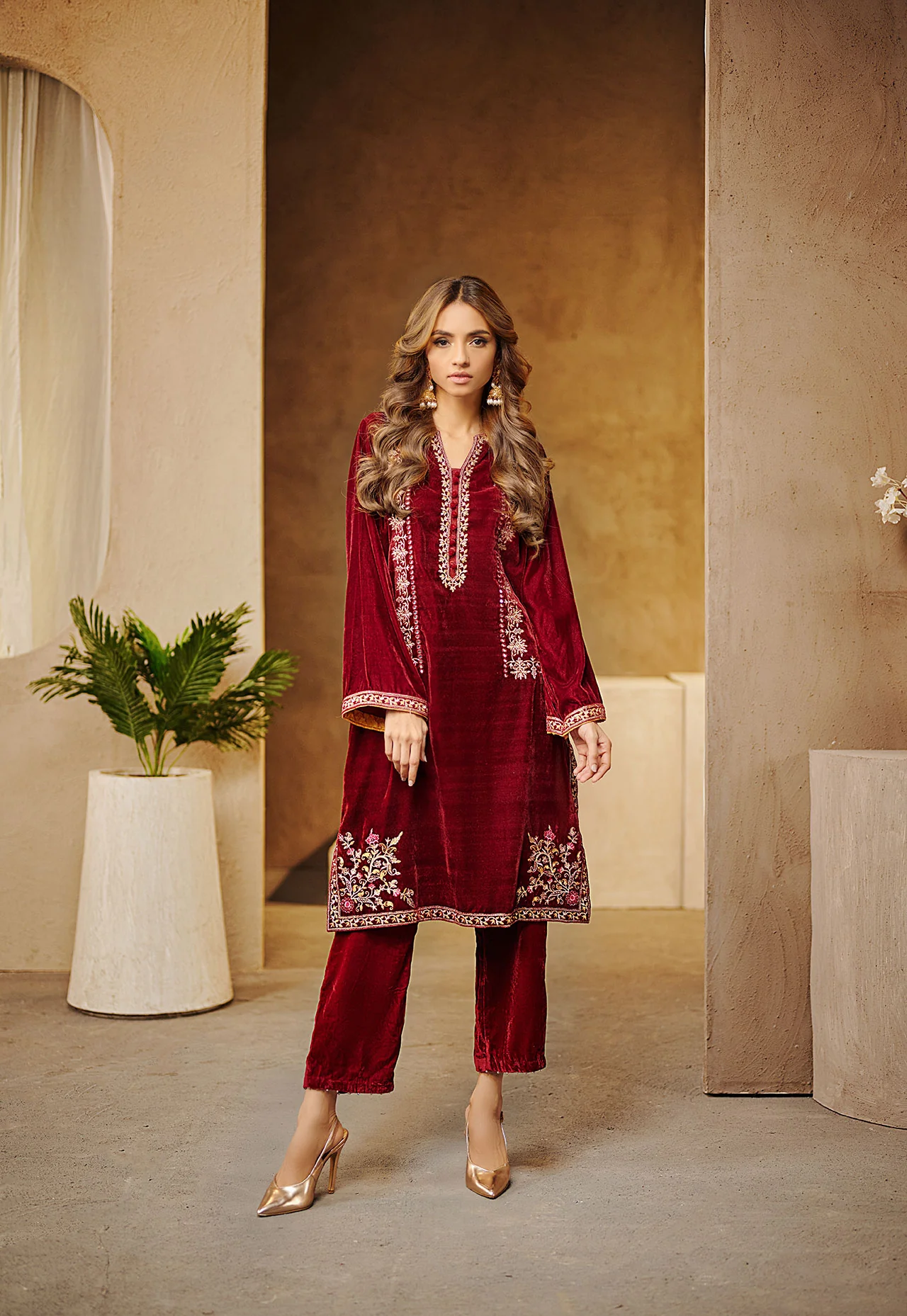 DA-1548 MAROON EMBROIDERED KURTA - Image 4