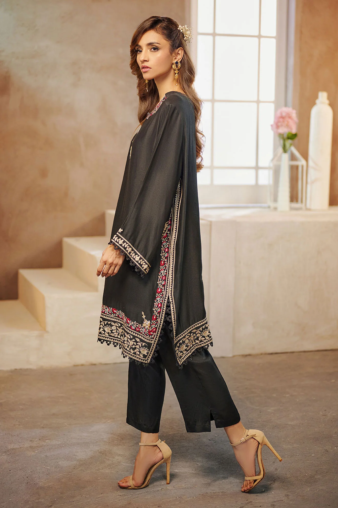 DA-1564 BLACK EMBROIDERED KURTA - Image 2