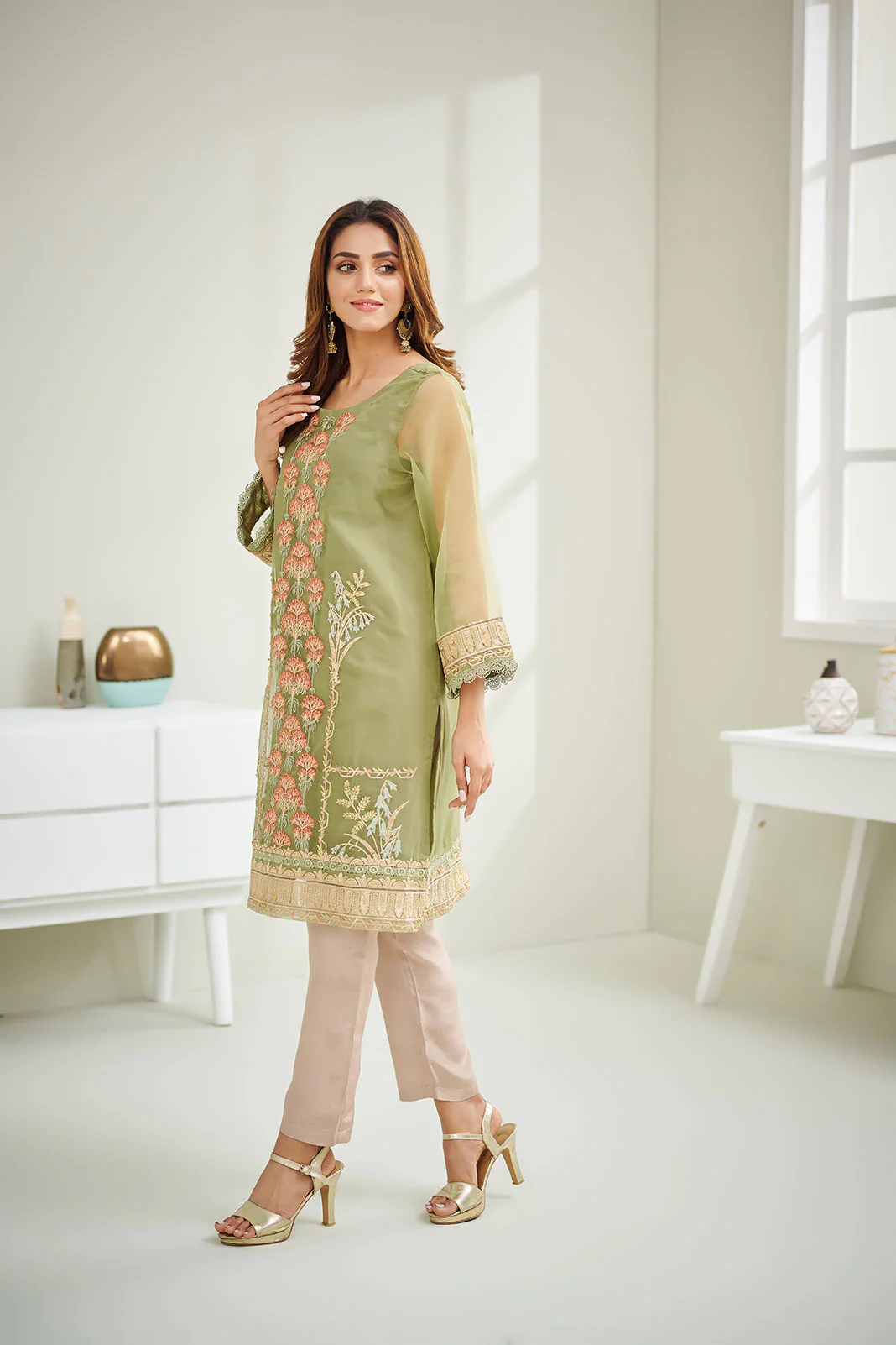DA-1596 GREEN EMBROIDERED KURTA - Image 2