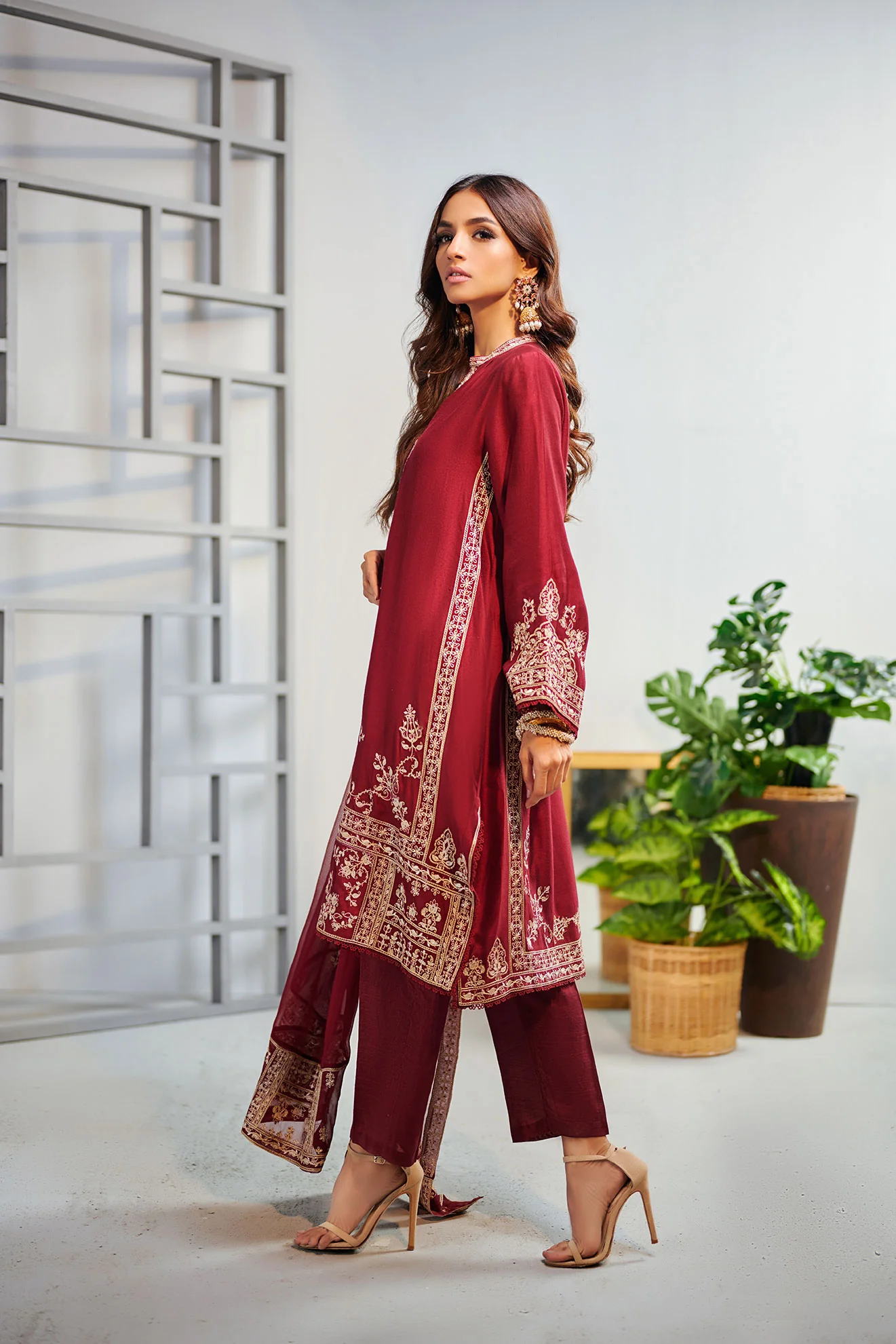 DA-2010 MAROON EMBROIDERED KURTA WITH DUPATTA - Image 2