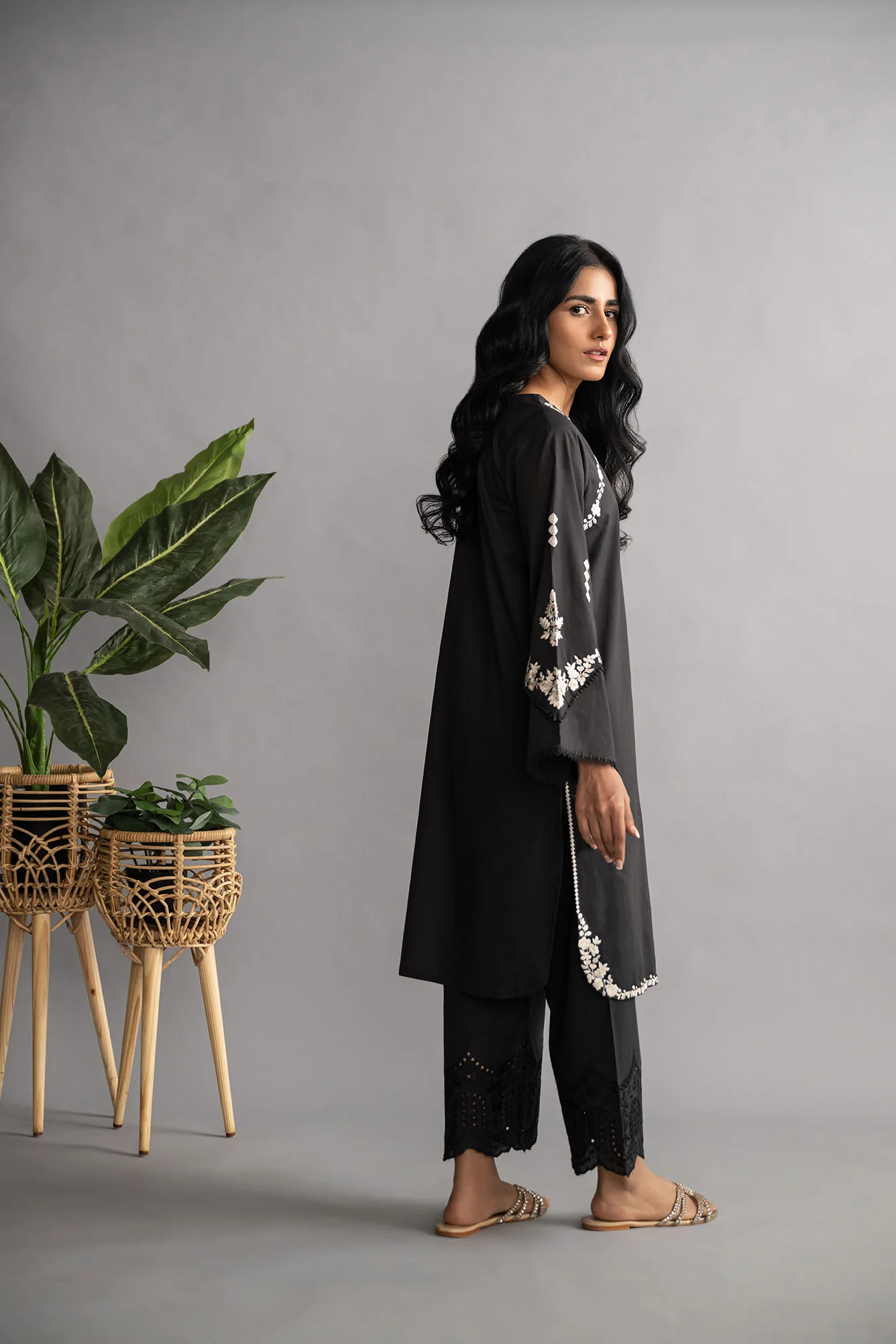 DC-0423 Black Embroidered Kurta - Image 3