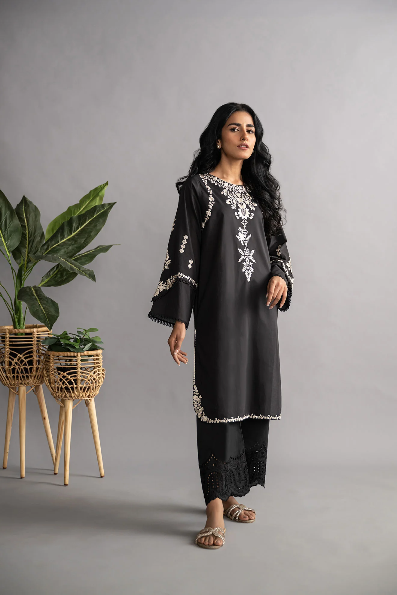 DC-0423 Black Embroidered Kurta - Image 4