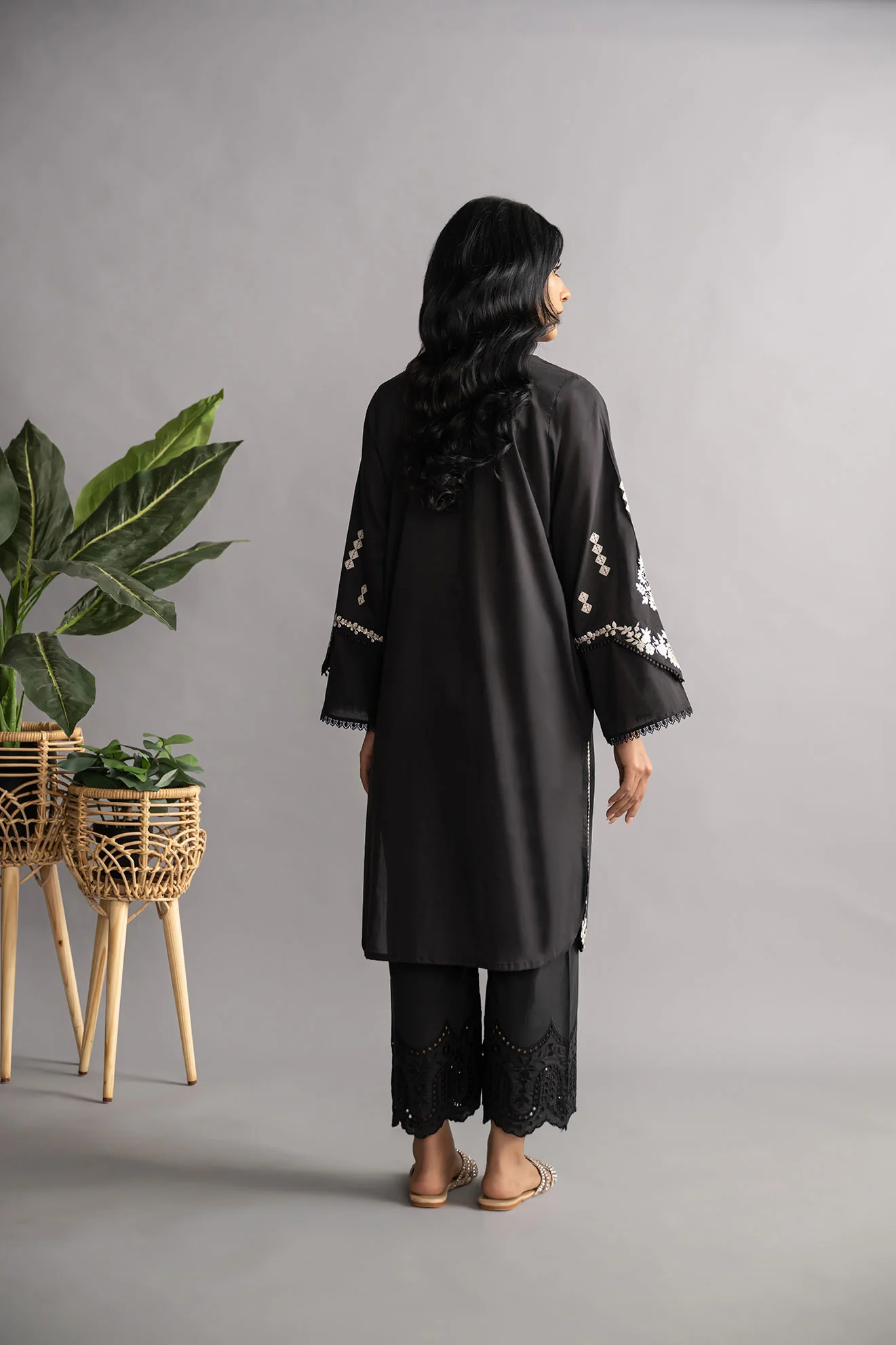 DC-0423 Black Embroidered Kurta - Image 5