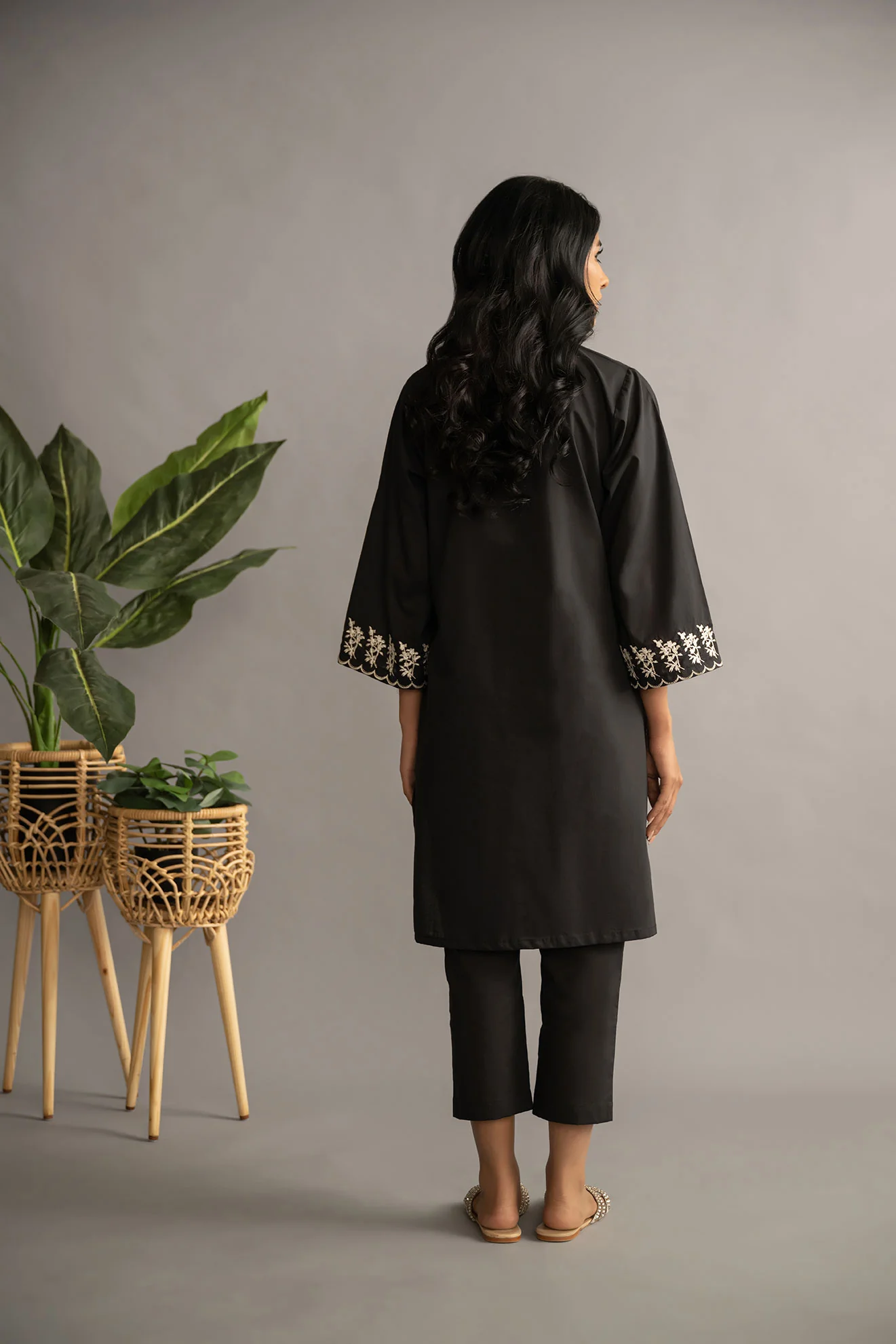DC-0424 Black Embroidered Kurta - Image 4