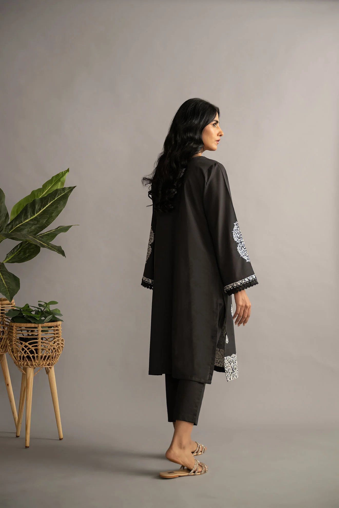 DC-0428 Black Embroidered Kurta - Image 3