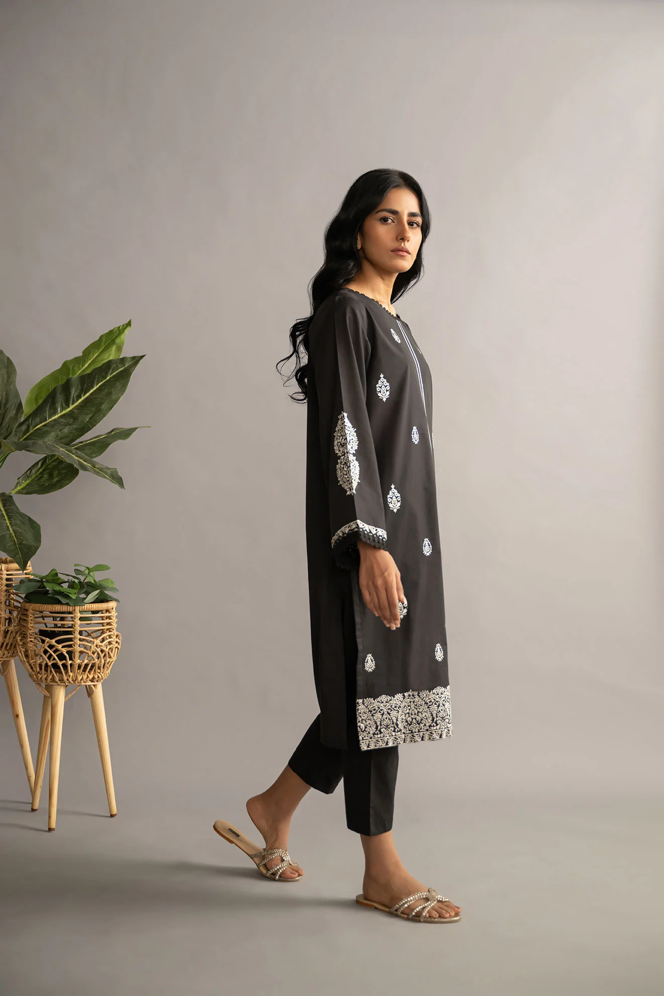 DC-0428 Black Embroidered Kurta - Image 4