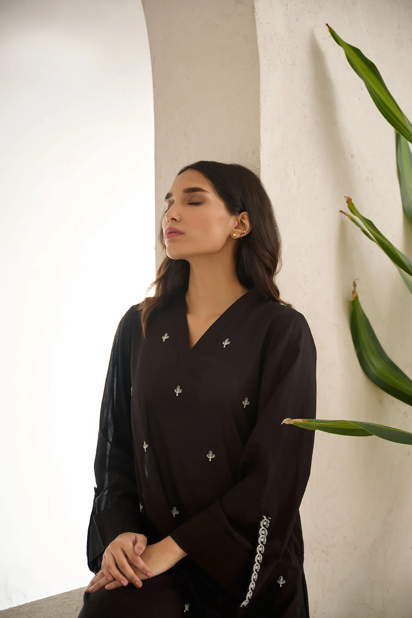 DC-0510 BLACK DYED EMBROIDERED KURTA - Image 5