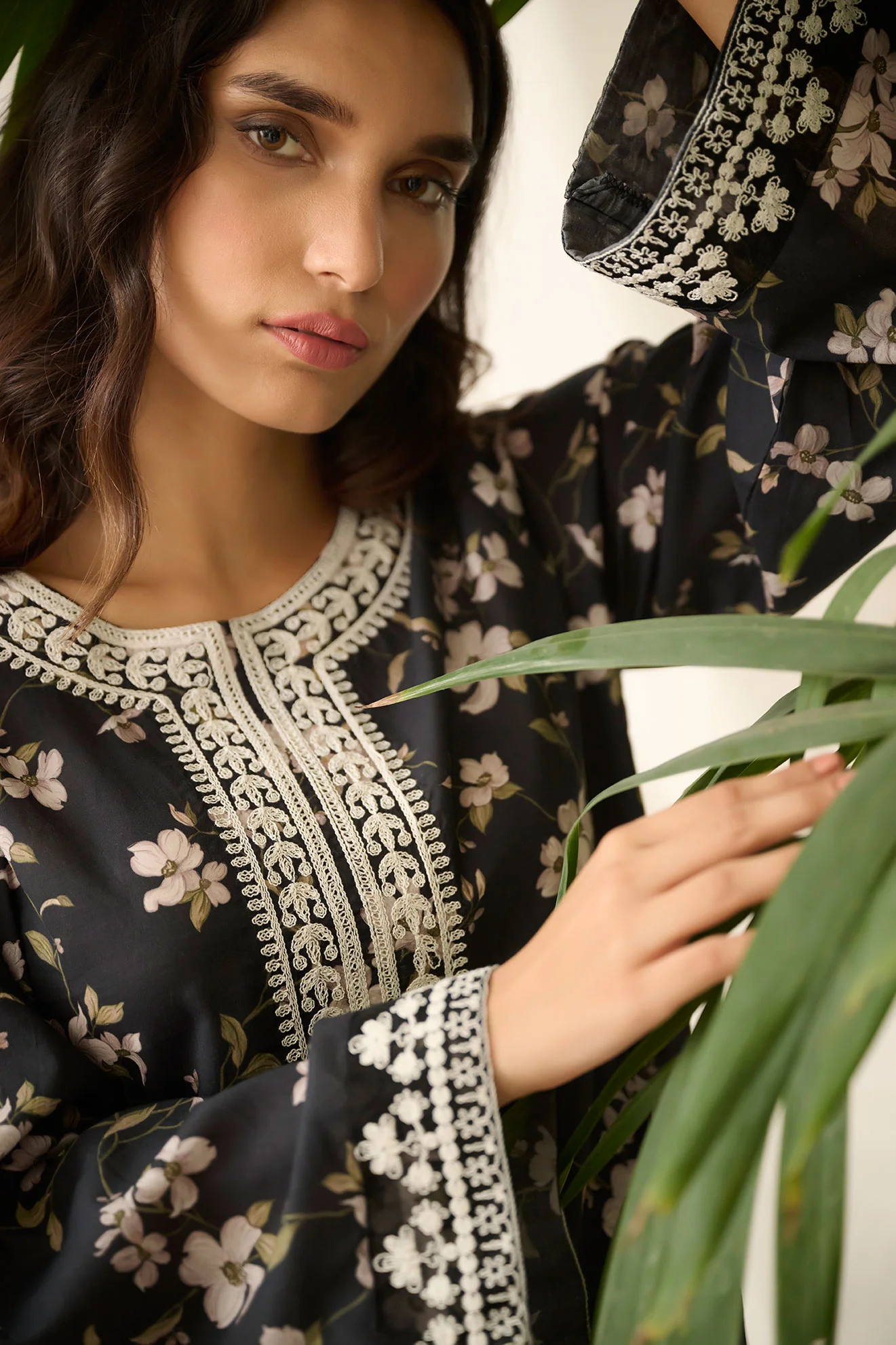 DC-0516 BLACK PRINTED EMBROIDERED KURTA - Image 4