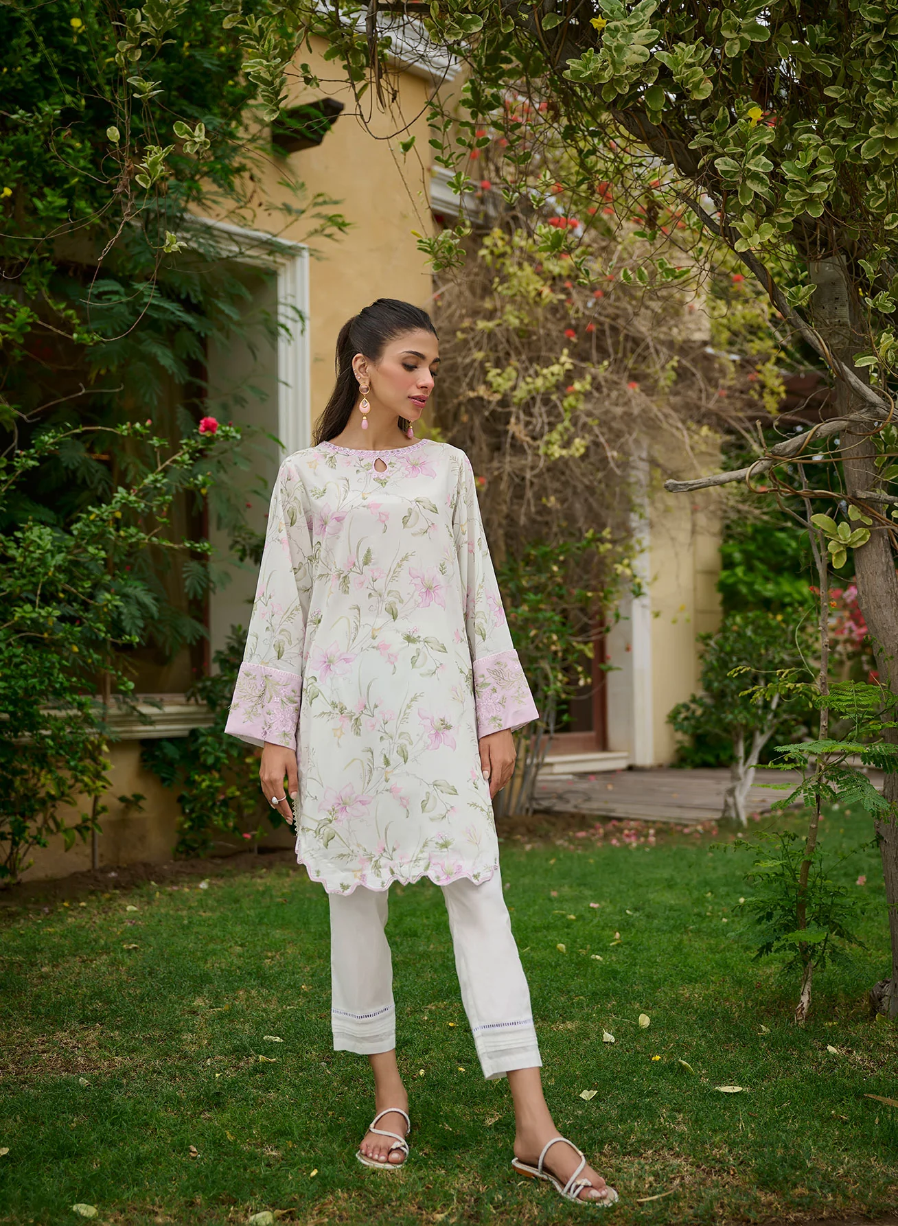 DC-0537 OFF-WHITE EMBROIDERED KURTA - Image 3