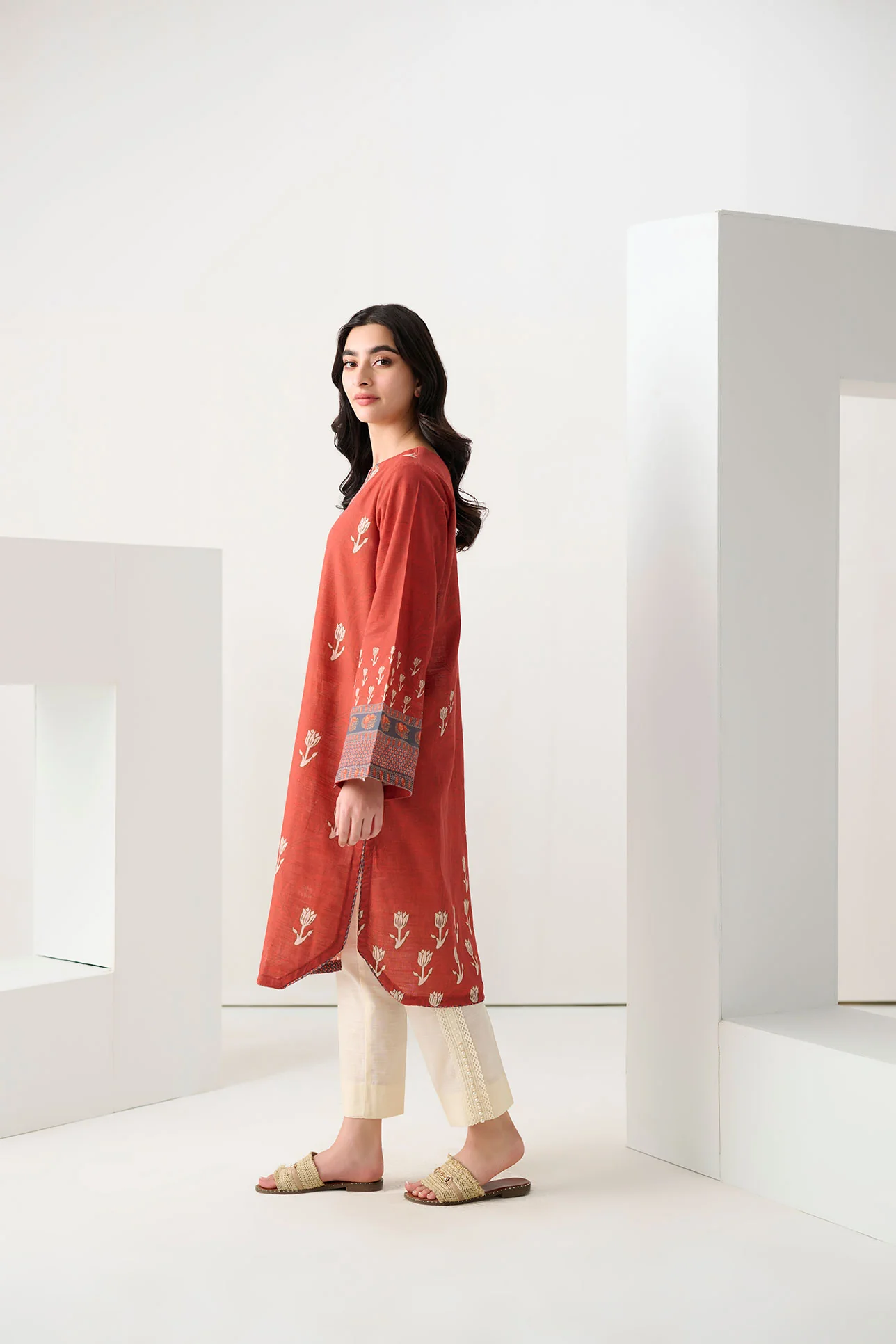 DC-0543 MAROON DIGITAL PRINTED KURTA - Image 2