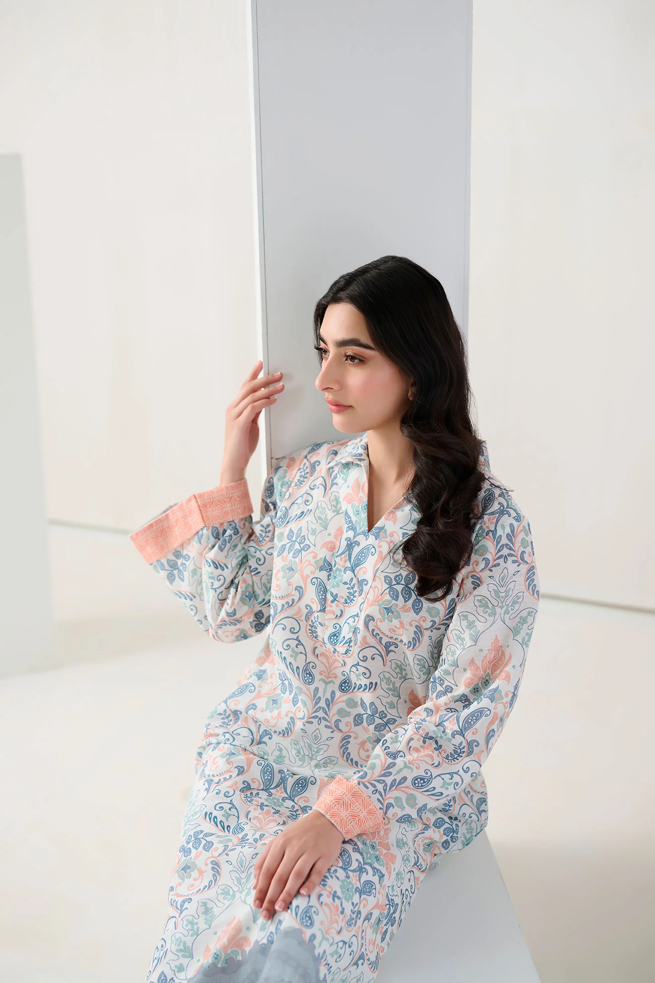 DC-0555 WHITE DIGITAL PRINTED KURTA - Image 3