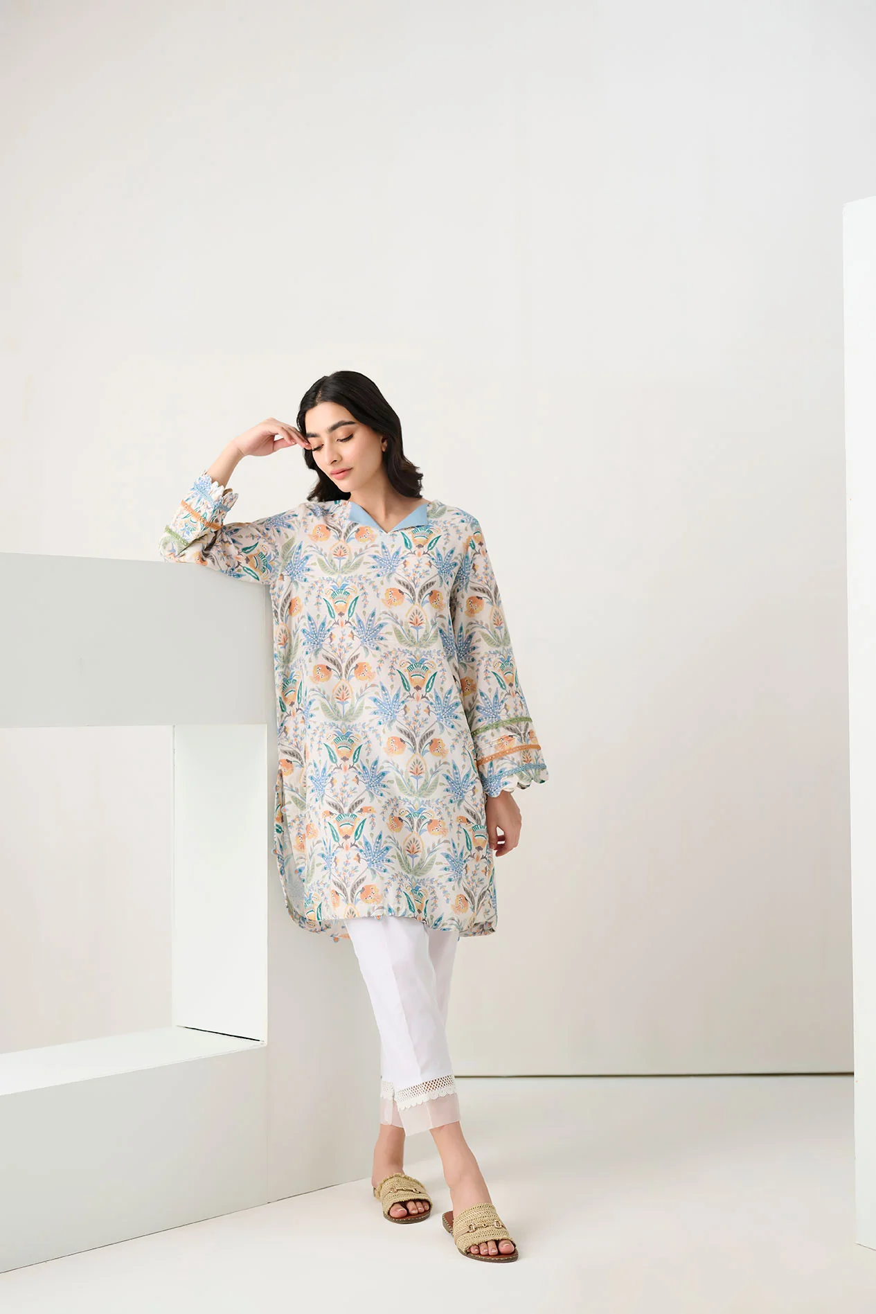 DC-0567 WHITE DIGITAL PRINTED KURTA - Image 2