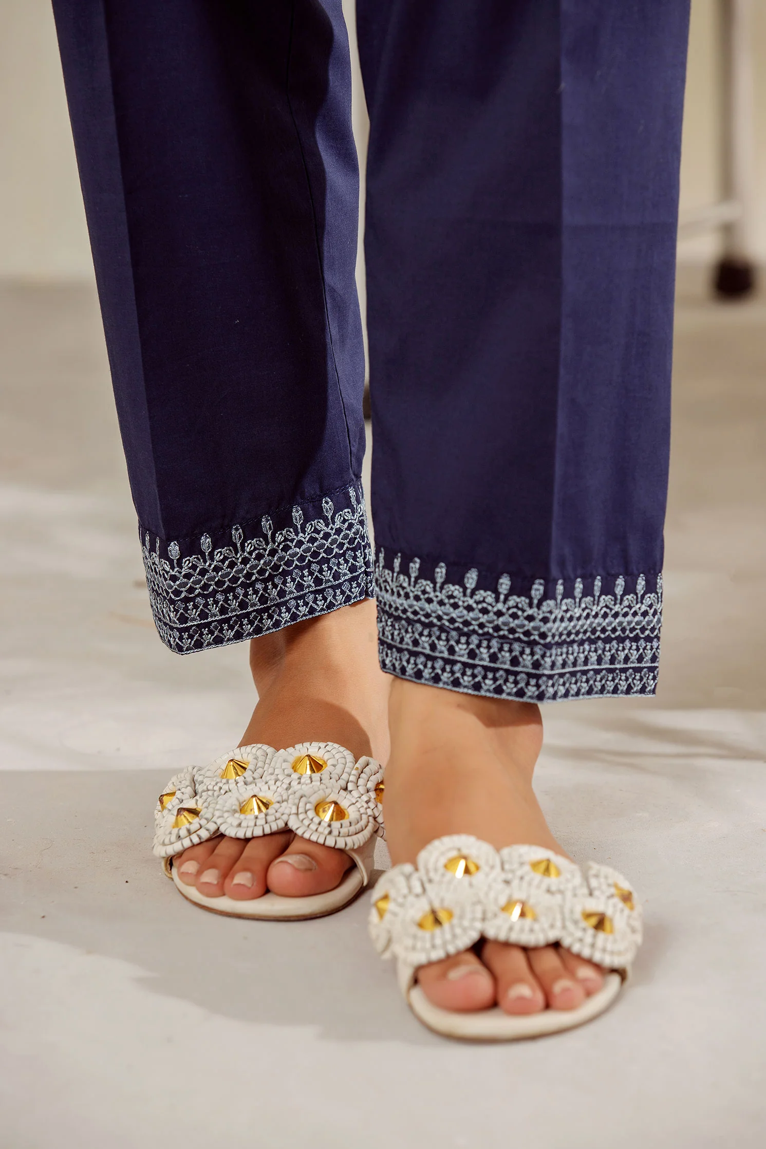 DC-2010 BLUE 2PCS EMBROIDERED KURTA WITH TROUSER - Image 5