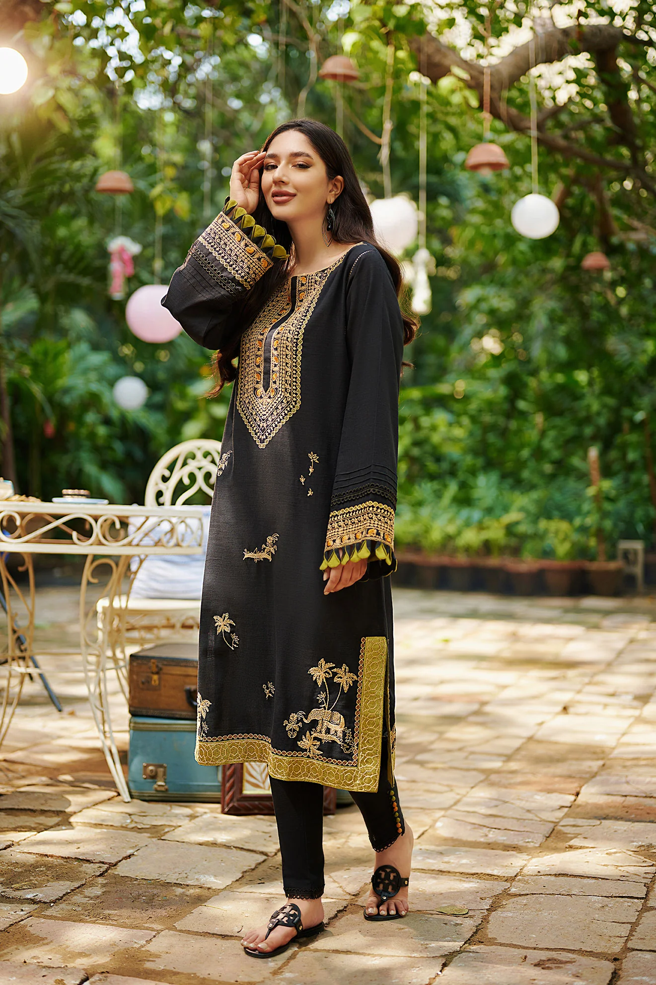 DC-2026 BLACK 2PCS EMBROIDERED KURTA WITH TROUSER - Image 4