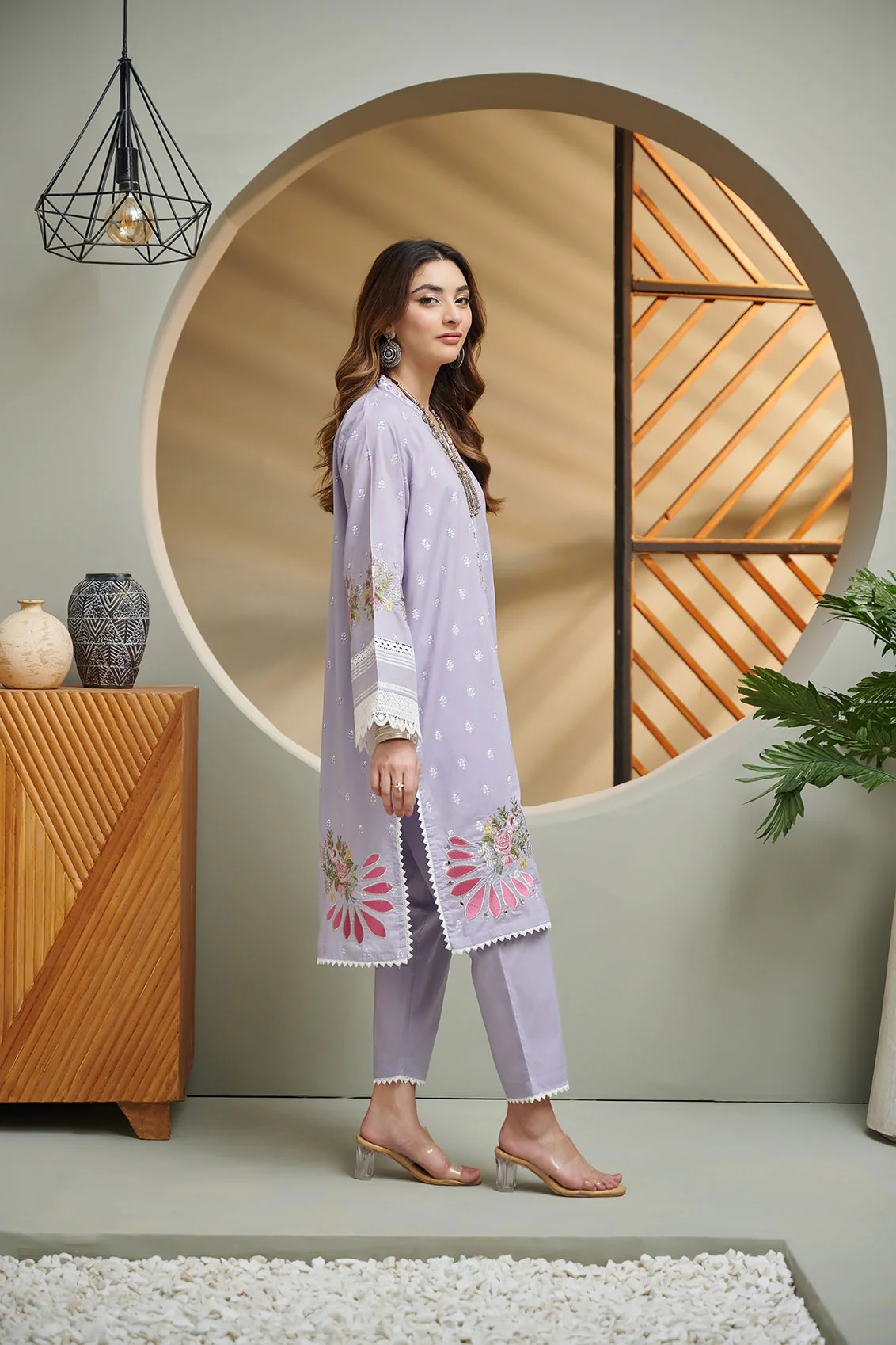 DC-2037 LIGHT PURPLE 2PCS  EMBROIDERED KURTA WITH TROUSER - Image 3