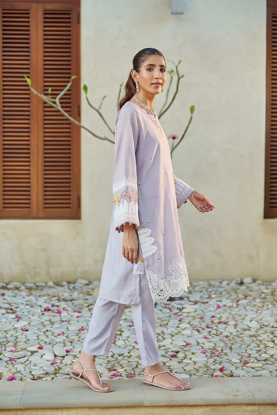 DC-2050 LIGHT PURPLE 2PCS  EMBROIDERED KURTA WITH TROUSER - Image 2