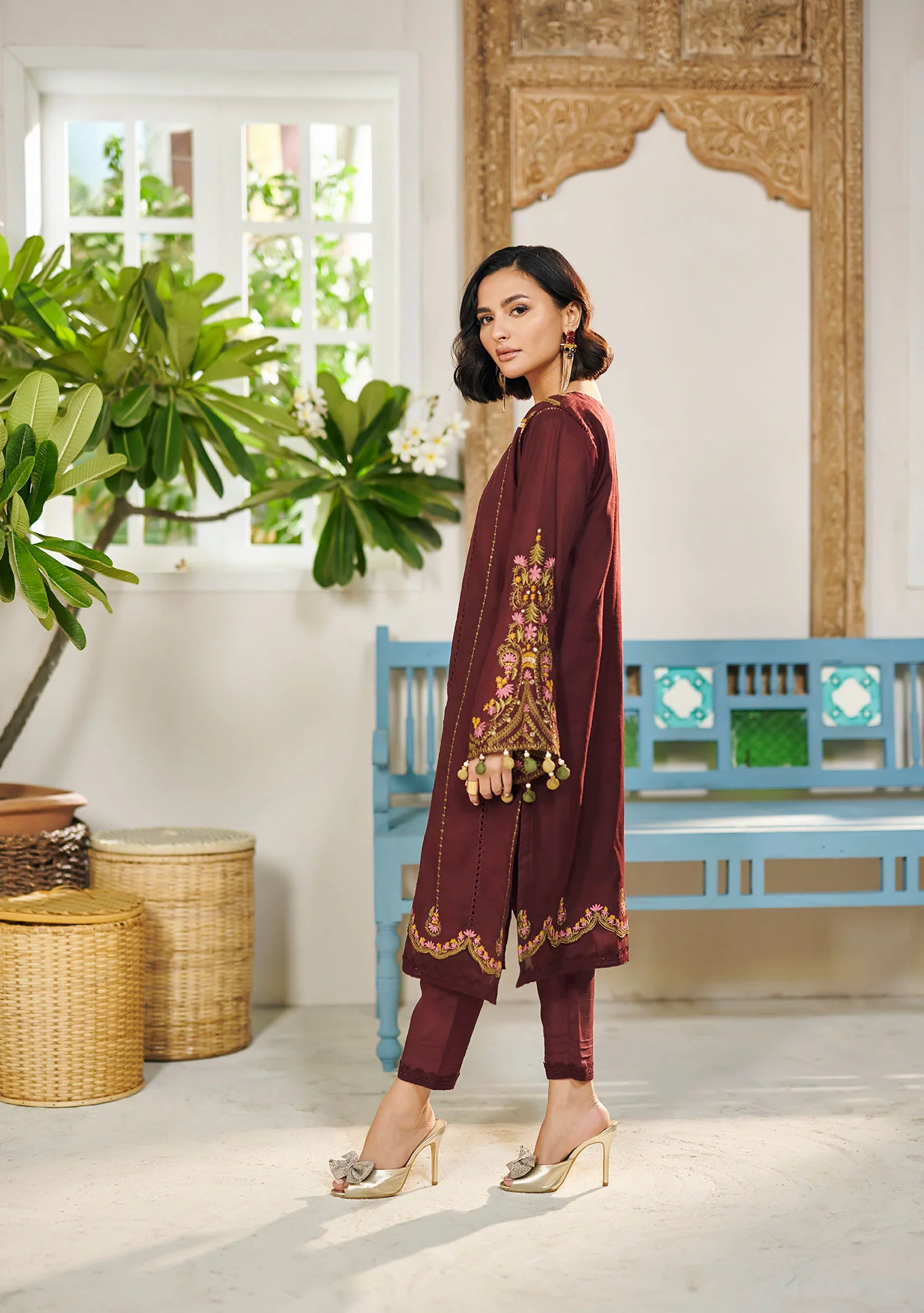 DC-2056 MAROON 2PCS  EMBROIDERED KURTA WITH TROUSER - Image 2