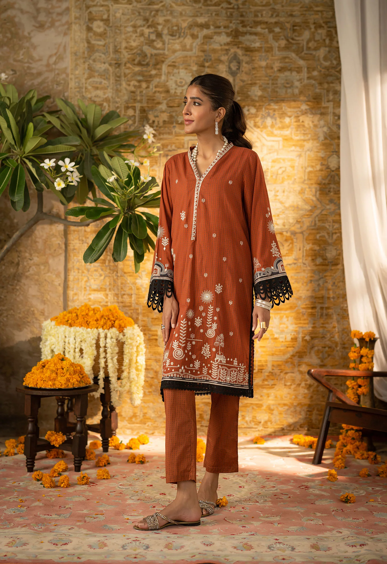 DC-2066 RUST 2PCS EMBROIDERED KURTA WITH TROUSER - Image 2