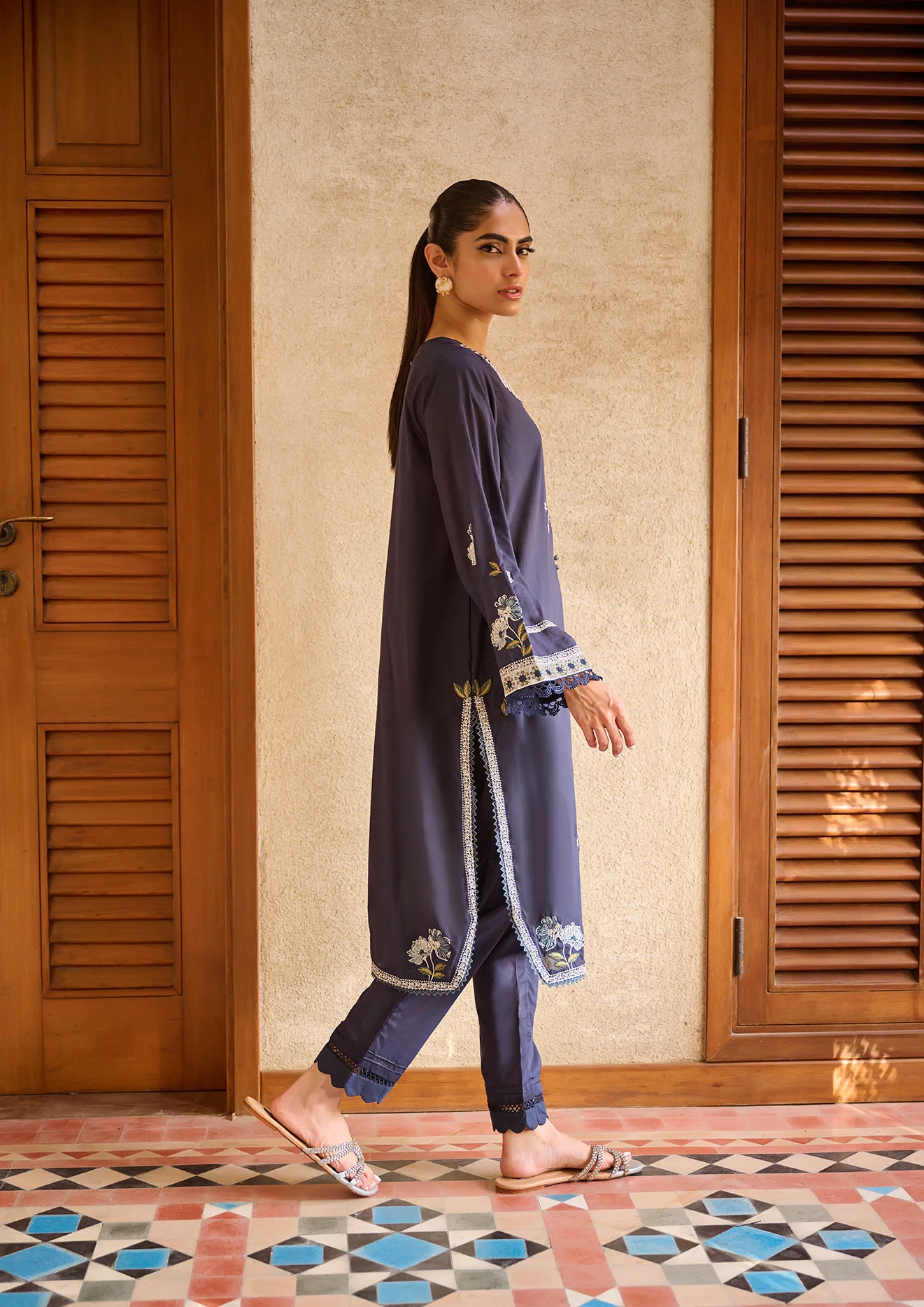DC-2163 NAVY BLUE 2PCS EMBROIDERED KURTA WITH TROUSER - Image 3