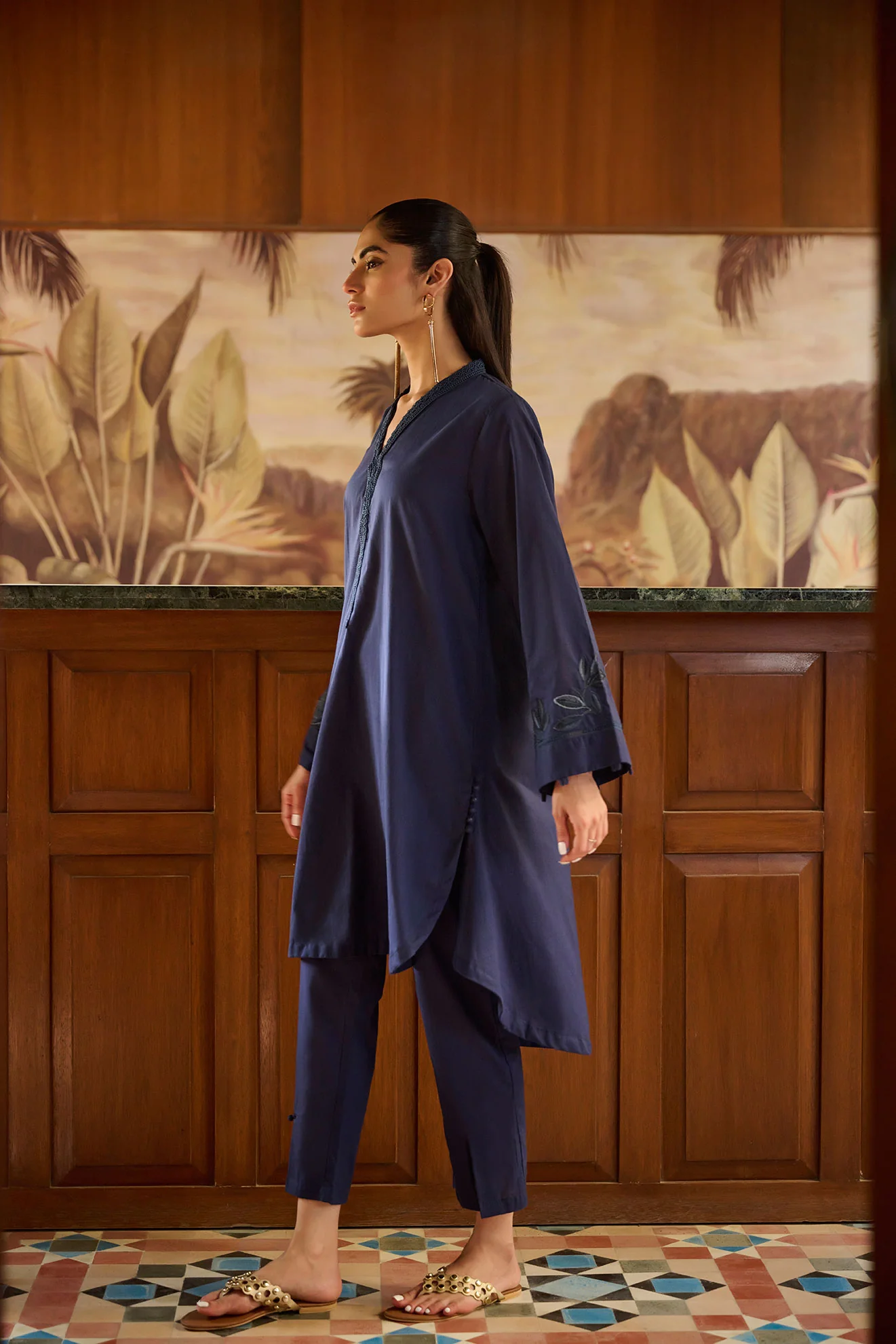 DC-2172 NAVY BLUE 2PCS EMBROIDERED KURTA WITH TROUSER - Image 3