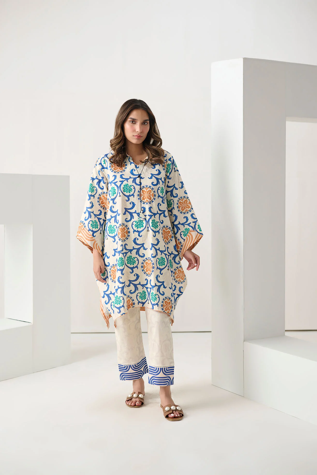 DC-2268 WHITE 2PCS PRINTED KURTA WITH TROUSER