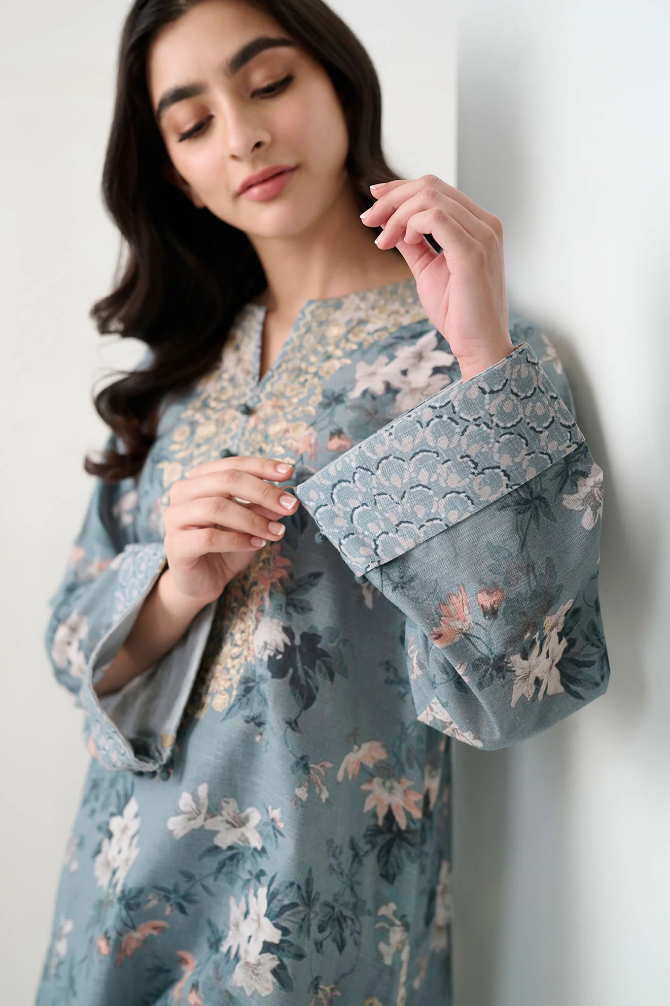 DC-2288 BLUE 2PCS  EMBROIDERED KURTA WITH TROUSER - Image 3