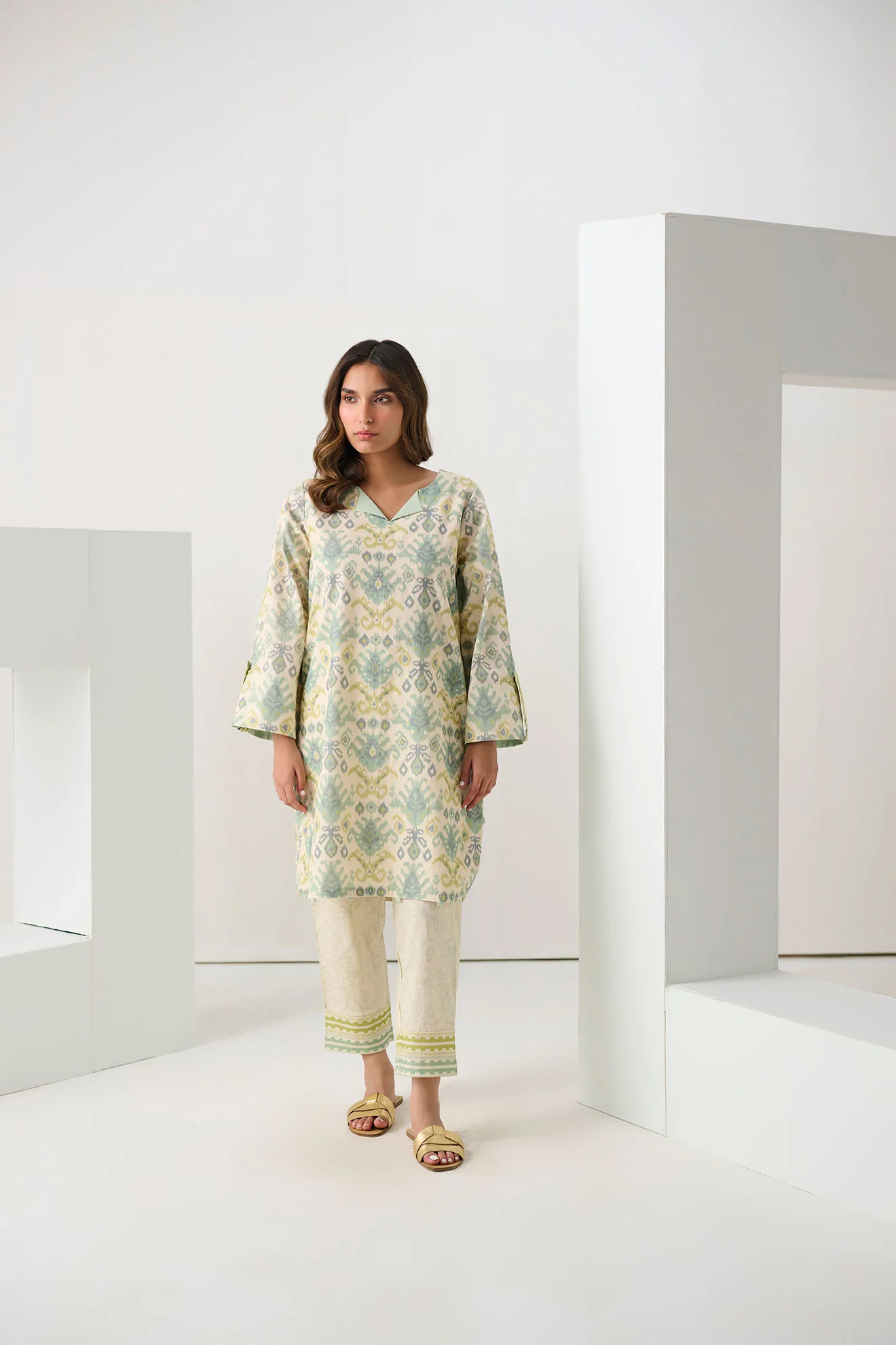 DC-2295 L-GREEN 2PCS PRINTED KURTA WITH TROUSER
