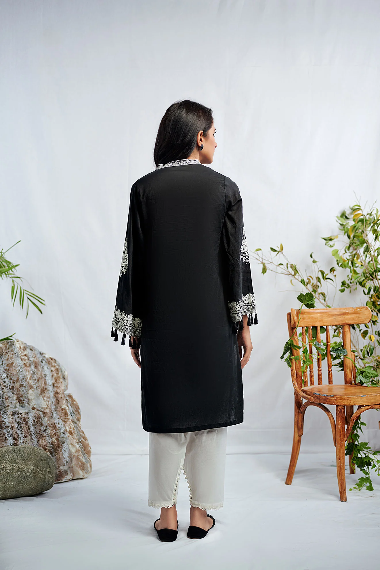 DC-0368 BLACK EMBROIDERED KURTA - Image 4