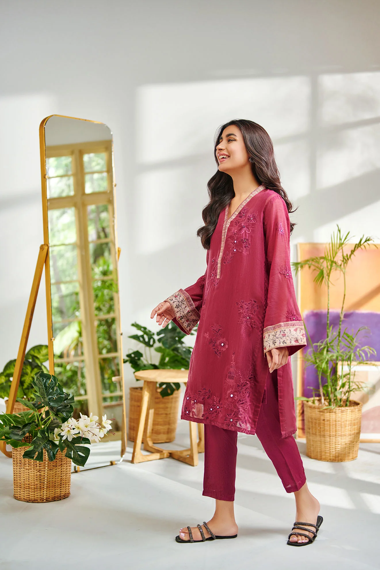 DC-2007 PLUM 2PCS  EMBROIDERED KURTA WITH TROUSER - Image 3
