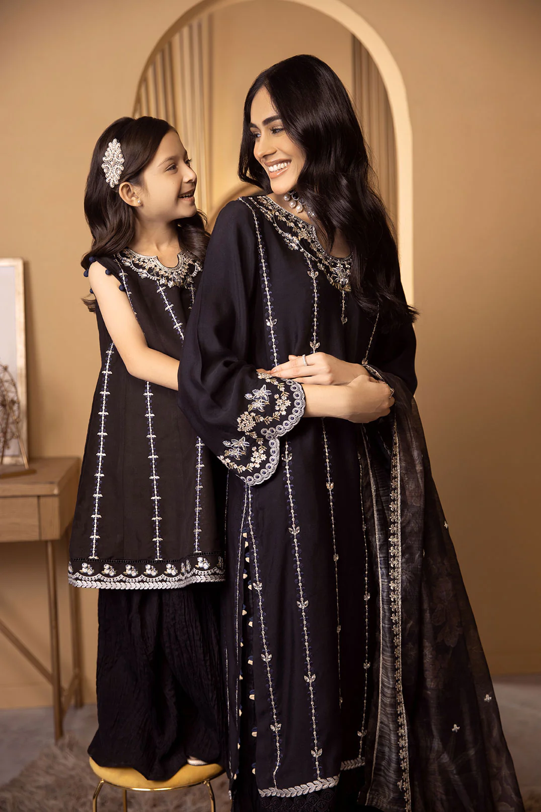 DK-0143 BLACK 2PCs - Image 4