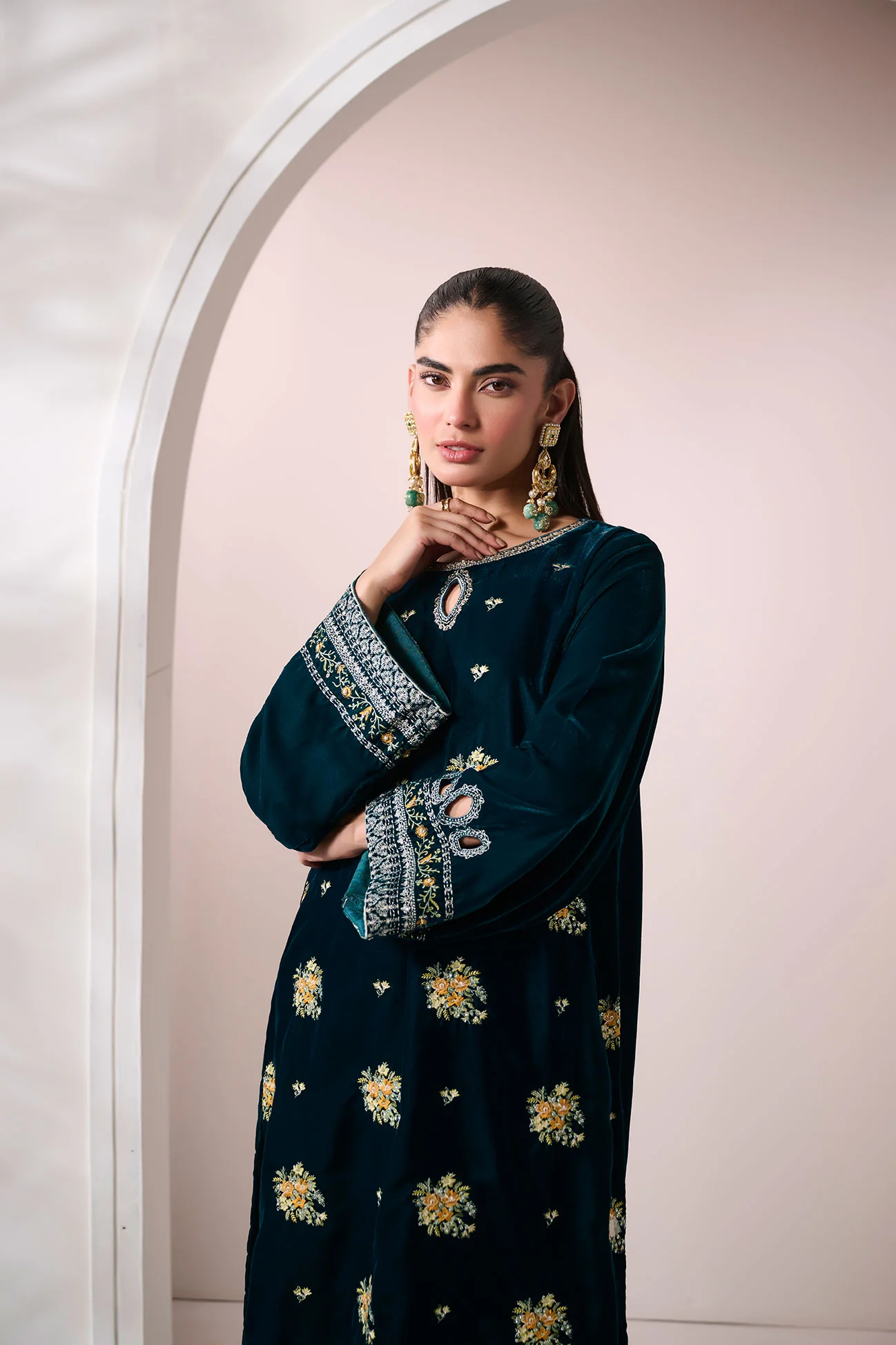 FW24DA-1895   DARK GREEN  1PCS  EMBROIDERED KURTA - Image 5