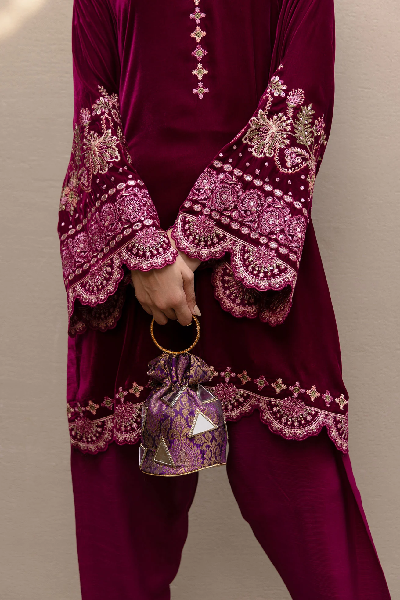 FW24DA-2626 PLUM 2PCS EMBROIDERED KURTA WITH TROUSER - Image 5