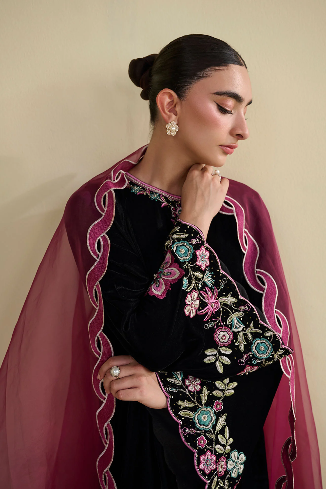 FW25DA-2815  BLACK  2PCS  EMBROIDERED KURTA WITH TROUSER - Image 6