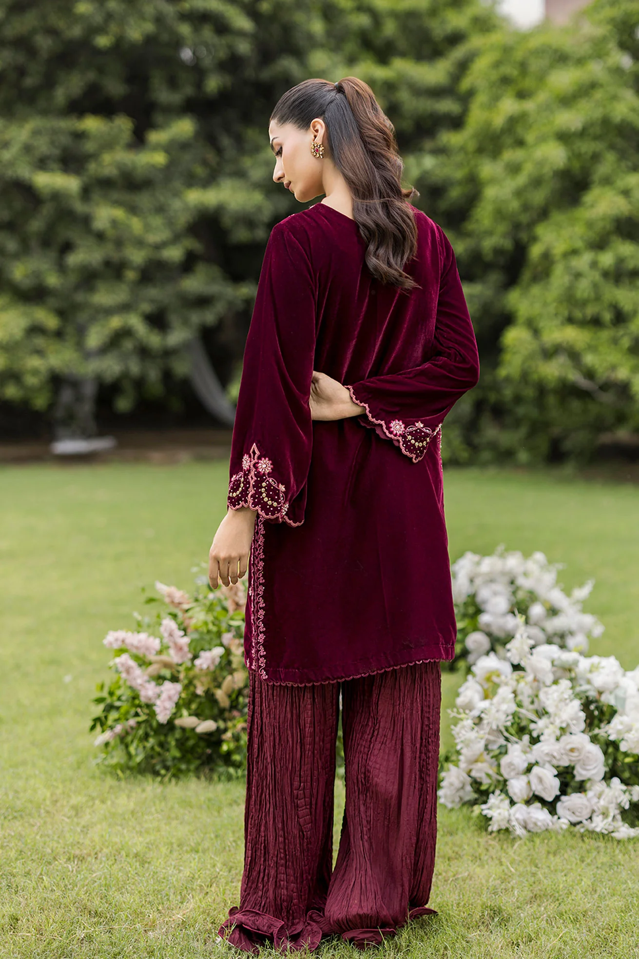 FW25DA-2826 MAROON 2PCS EMBROIDERED KURTA WITH TROUSER - Image 6