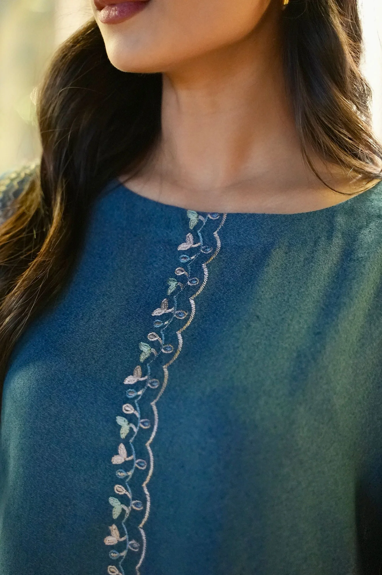 FW25DC-2884 TURQUOISE BLUE 2PCS  EMBROIDERED KURTA WITH TROUSER - Image 8