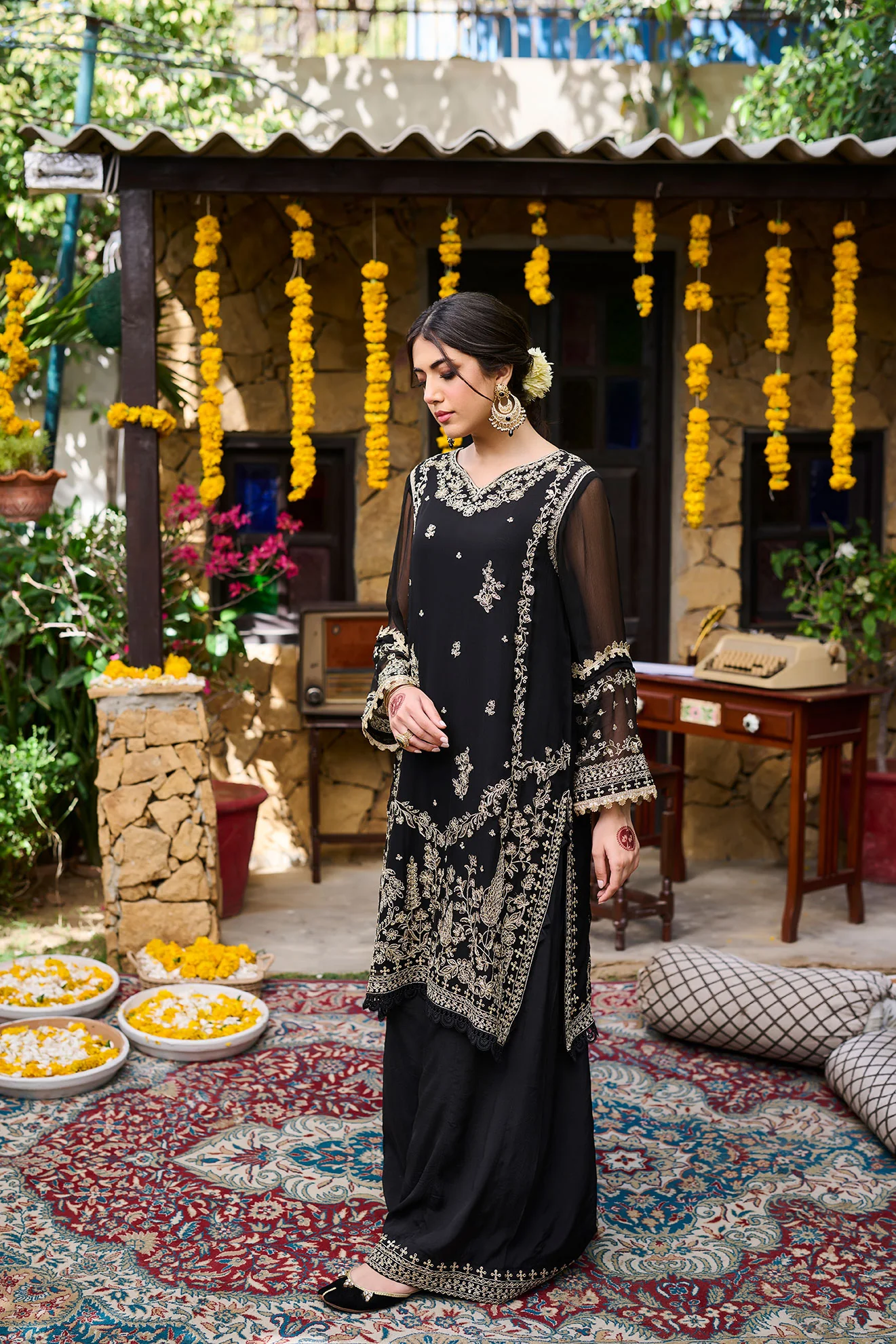 SS24DA-2270 BLACK 2PCS EMBROIDERED KURTA WITH TROUSER - Image 3