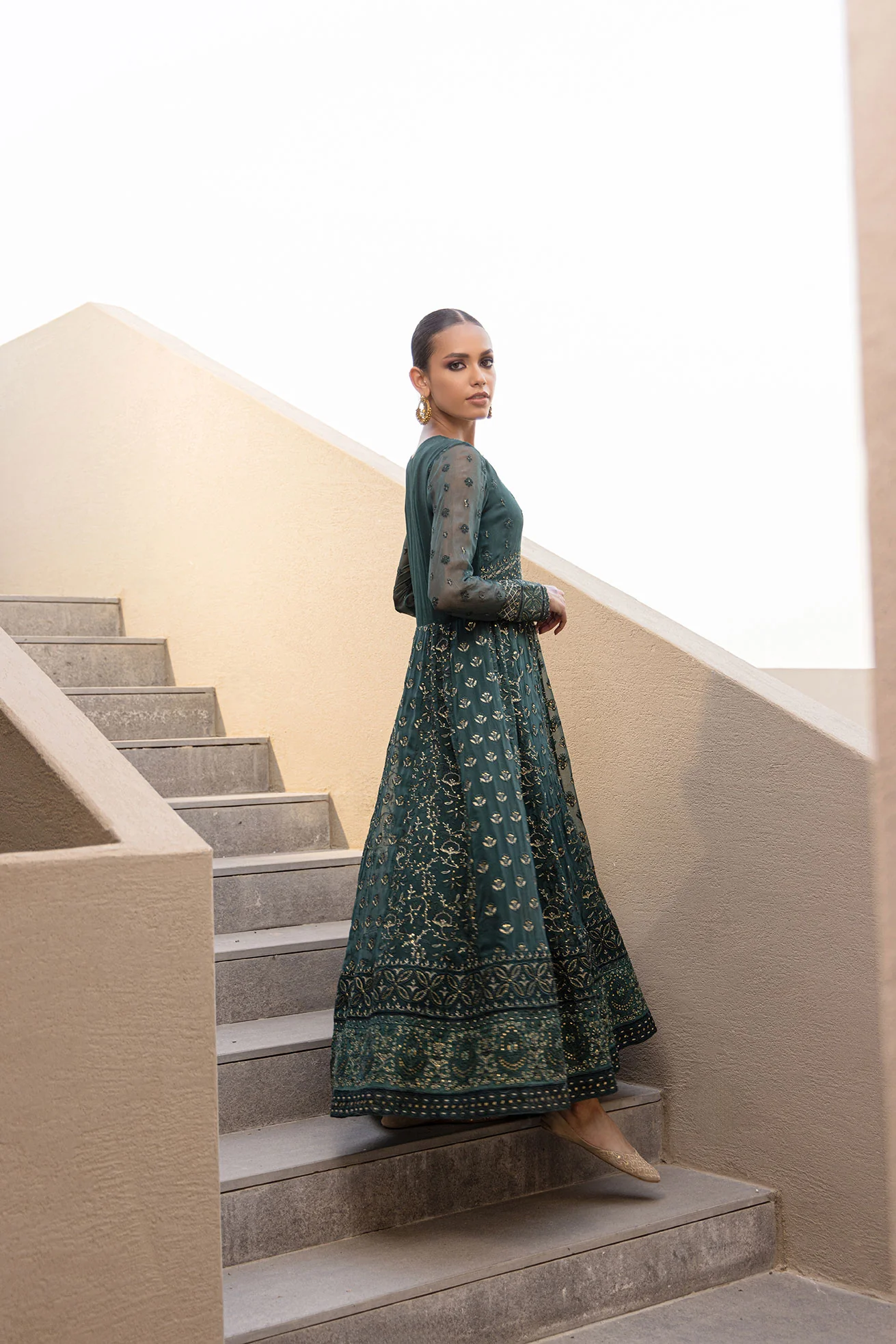 Kaira : SS24DA-2418 DARK GREEN 2PCS EMBROIDERED KURTA WITH TROUSER - Image 4