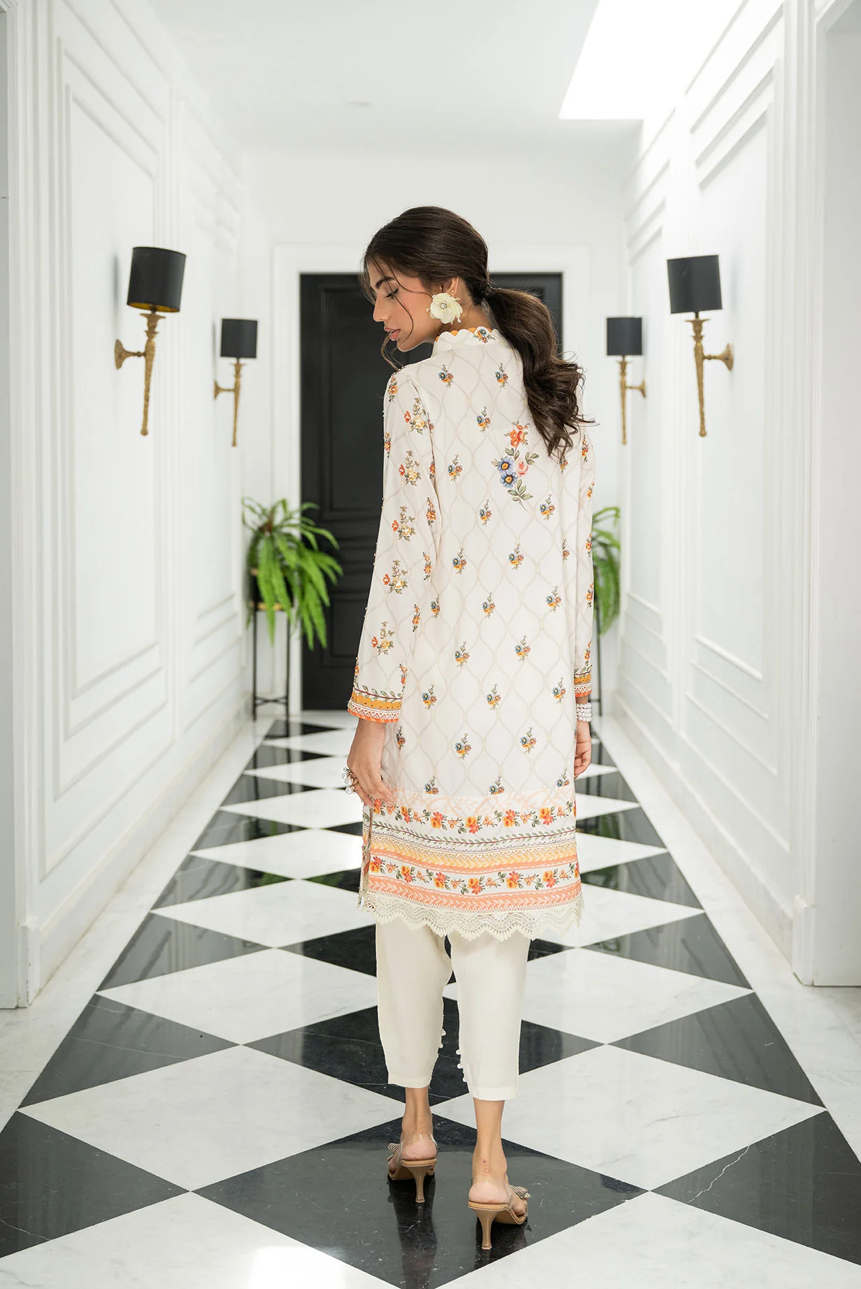 SS24DA-2440 BEIGE 2PCS HAND EMBELLISHED SHIRT WITH TROUSER - Image 4