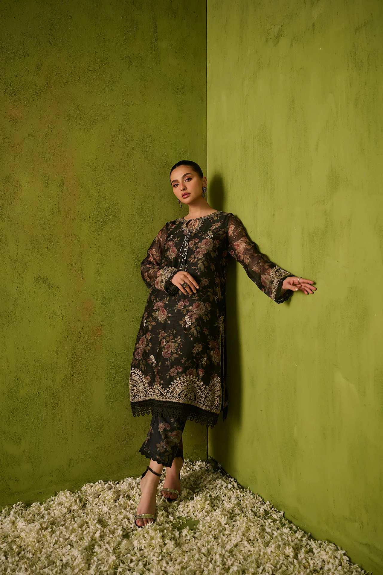 SS24DA-2474   DARK GREEN  2PCS  EMBROIDERED KURTA WITH TROUSER - Image 3