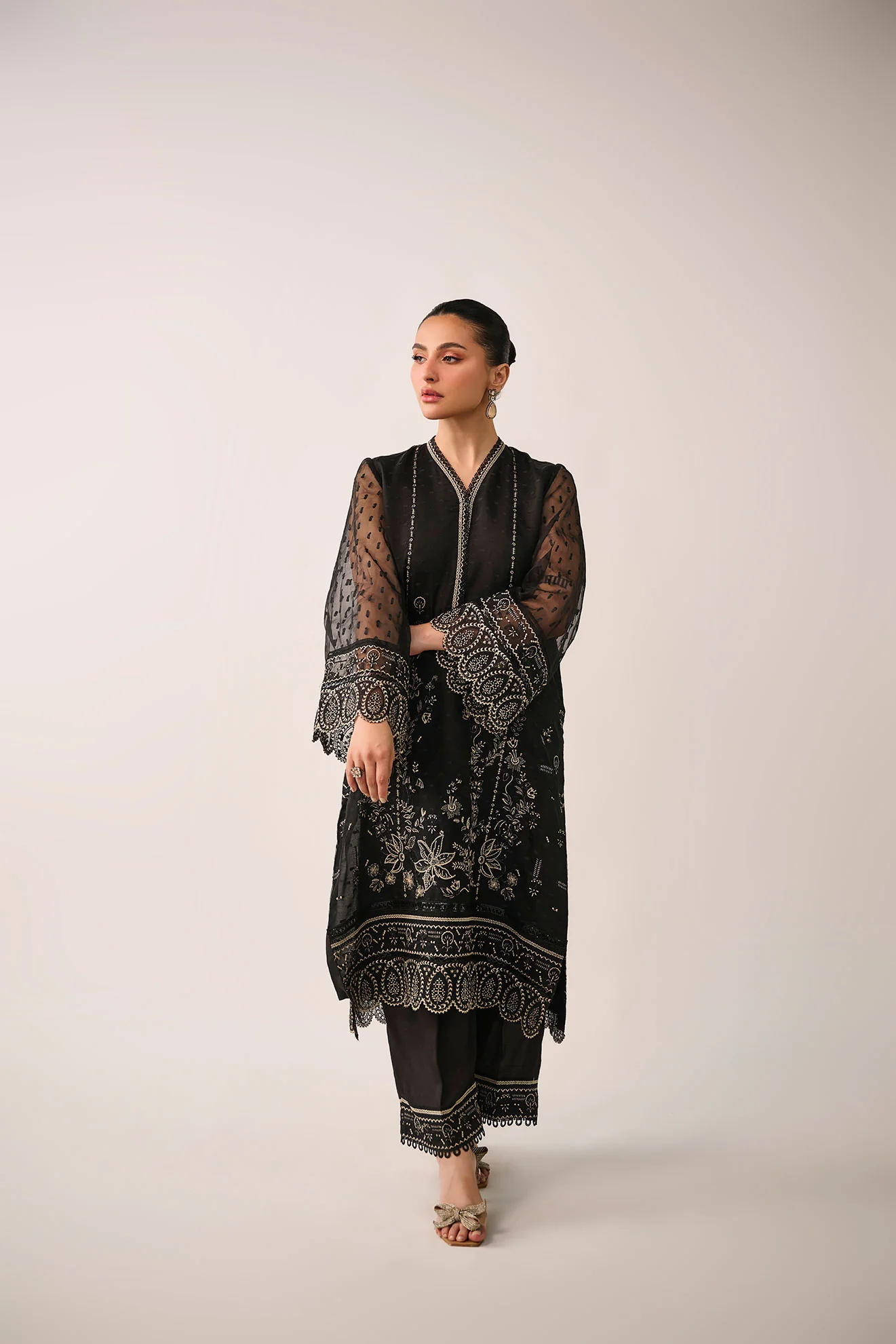 SS24DA-2483 BLACK 2PCS EMBROIDERED KURTA WITH TROUSER - Image 3