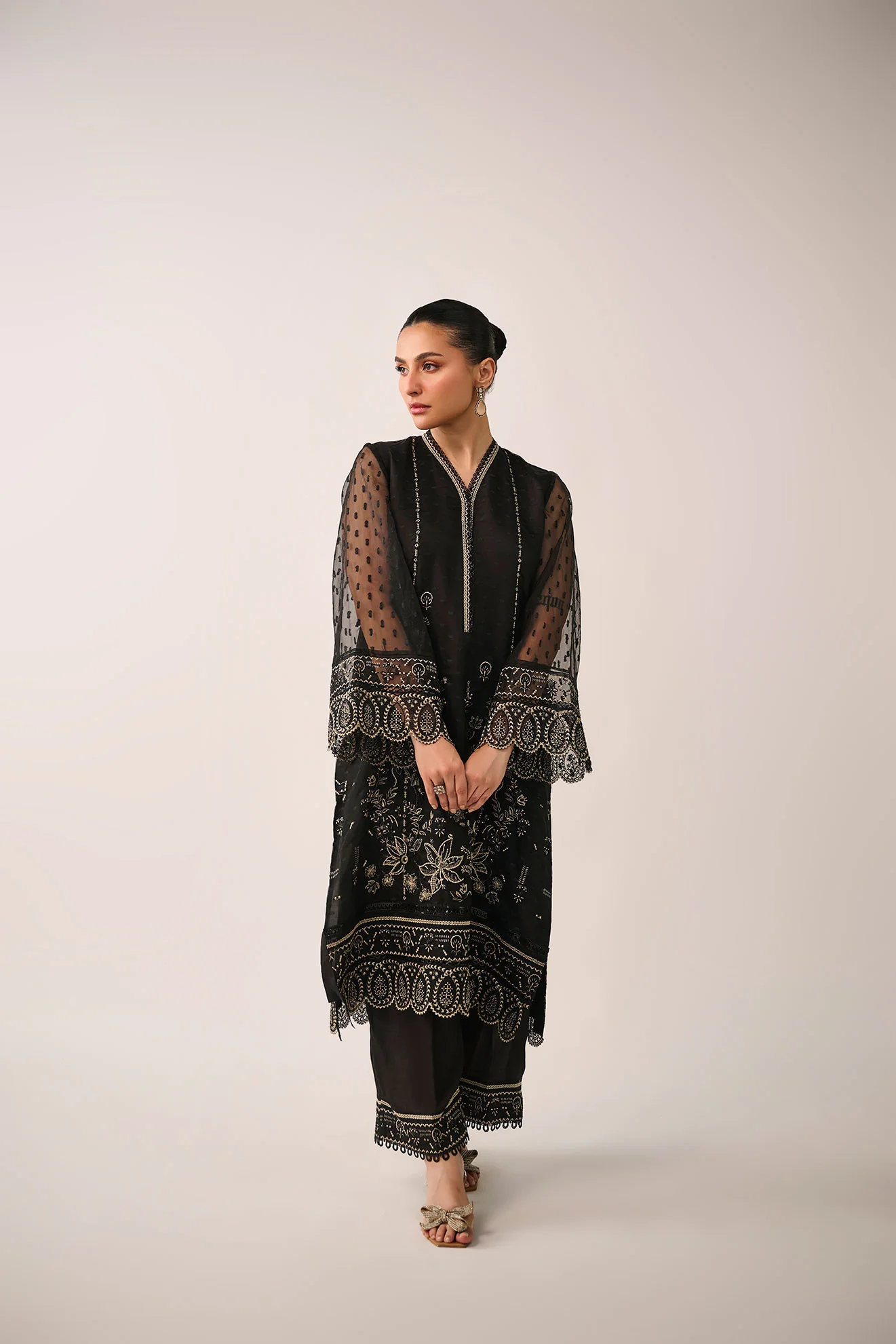 SS24DA-2483 BLACK 2PCS EMBROIDERED KURTA WITH TROUSER - Image 4