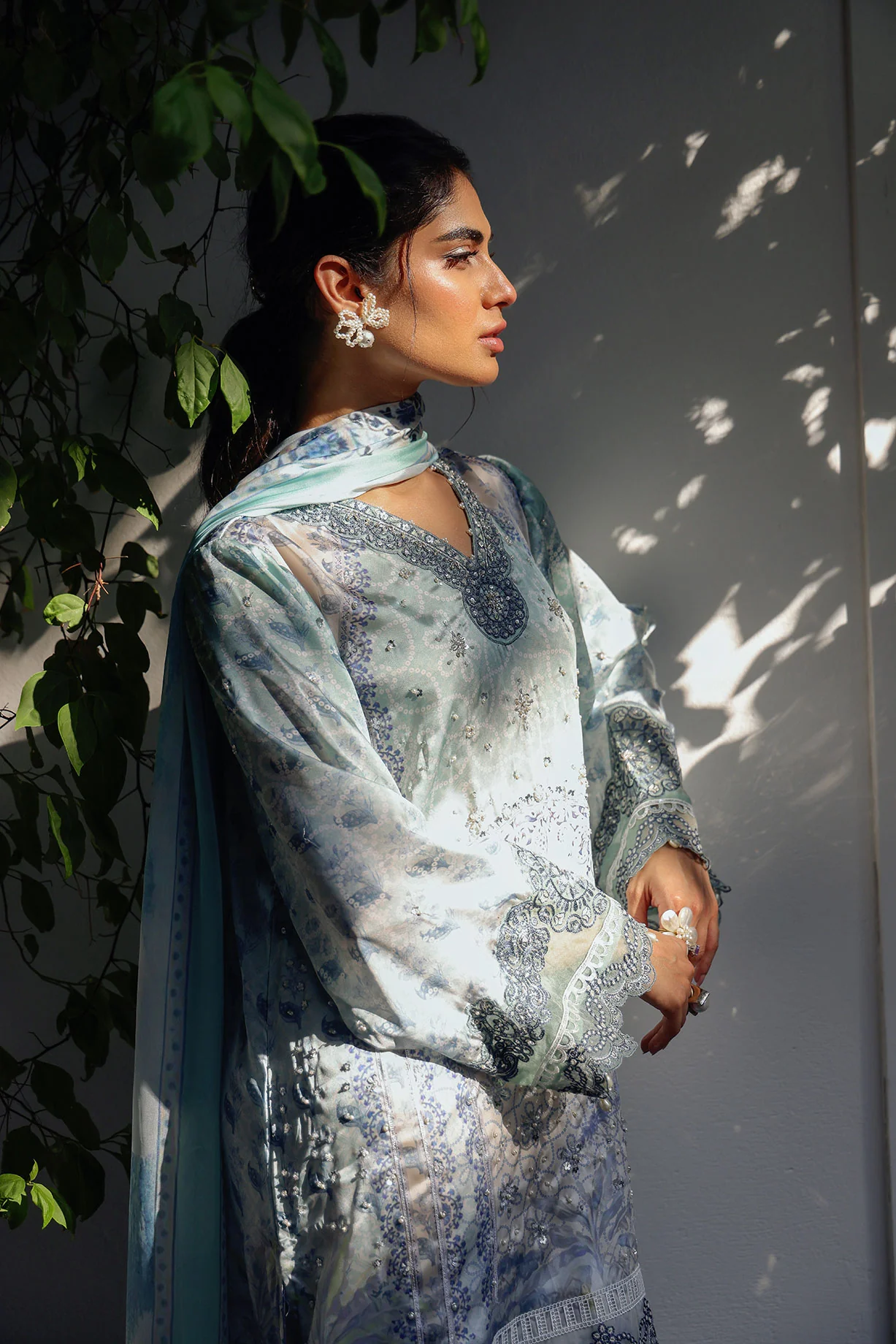 SS24DA-2518 SKY BLUE 2PCS HAND EMBELLISHED SHIRT WITH TROUSER - Image 3