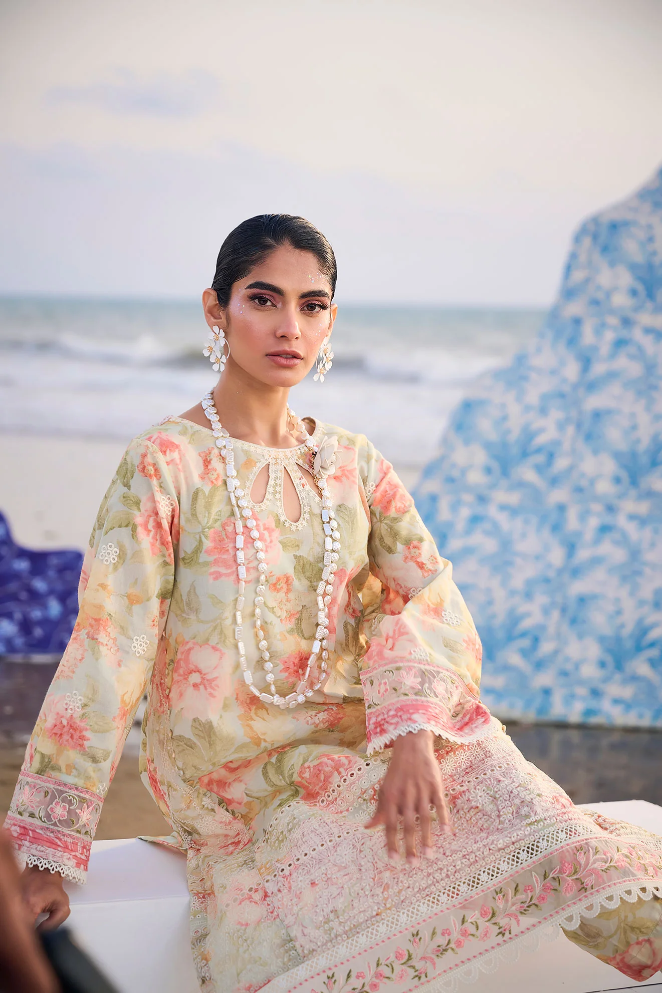 SS24DC-2311 LIGHT GREEN LAWN 2PCS PRINTED KURTA WITH TROUSER - Image 4