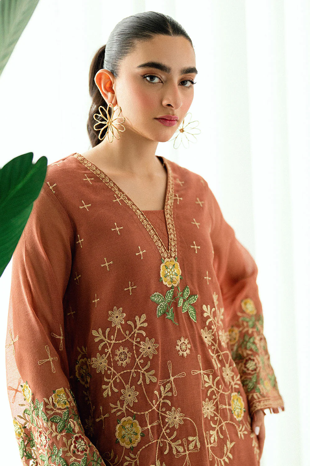 SS25DA-2724 RUST 2PCS EMBROIDERED KURTA WITH TROUSER - Image 4